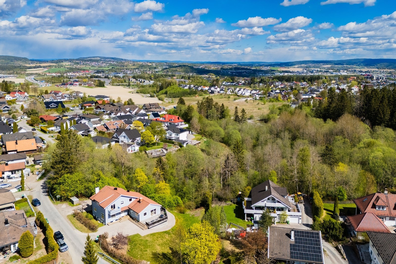 Svært barnevennlig og attraktiv beliggenhet på Guldhaug Tømte. Galleribilde