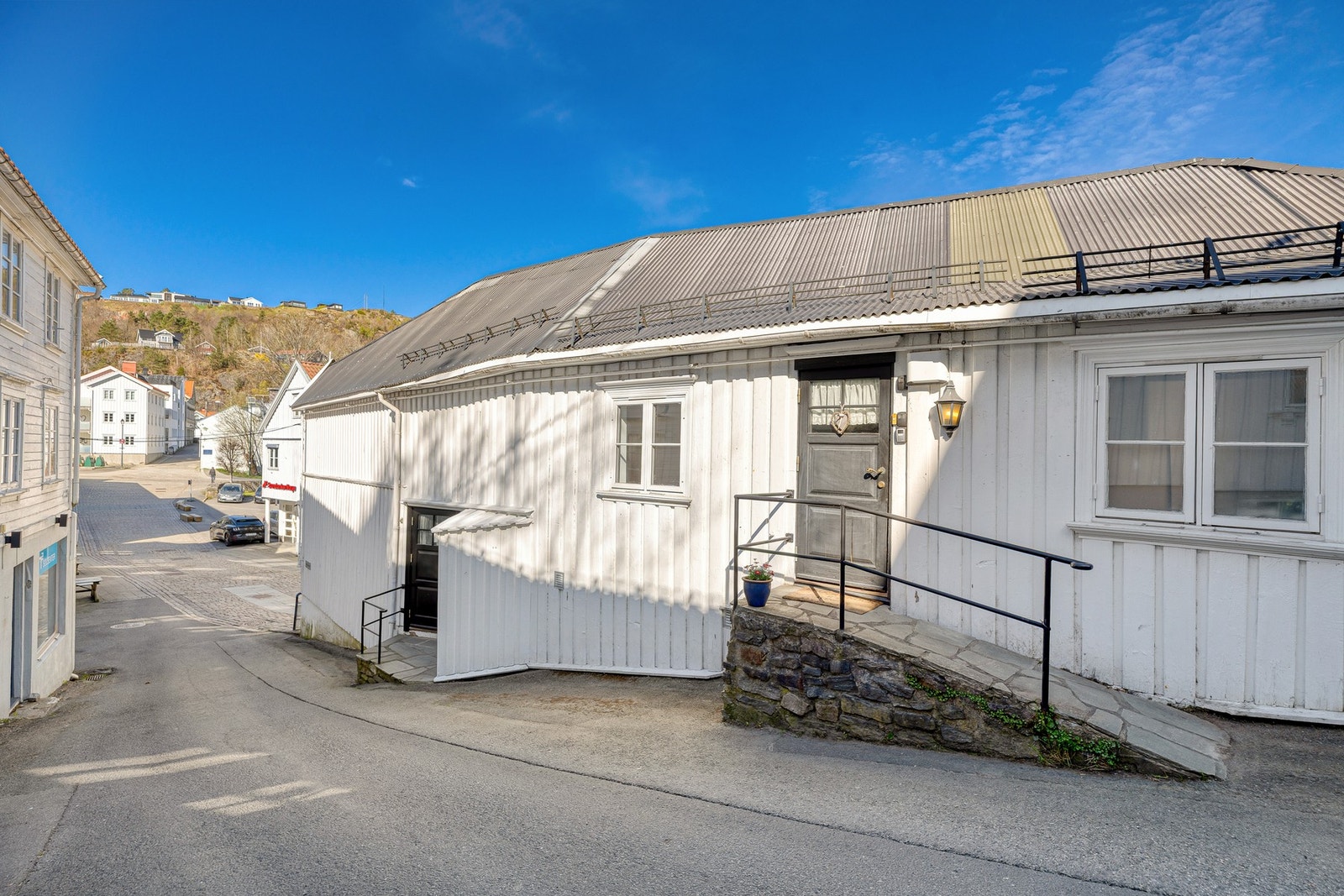 Det er praktisk inngang fra bakkeplan. Galleribilde