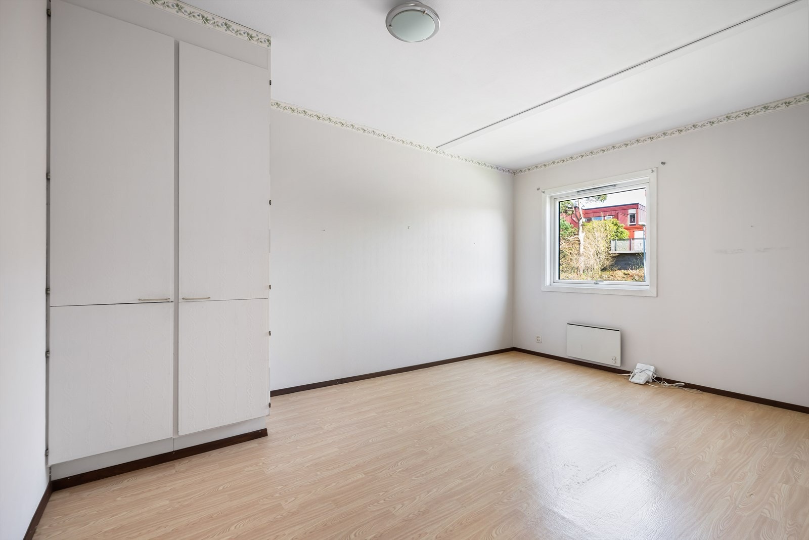 Det tredje soverommet har god plass til stor seng, nattbord og arbeidsbord. Galleribilde