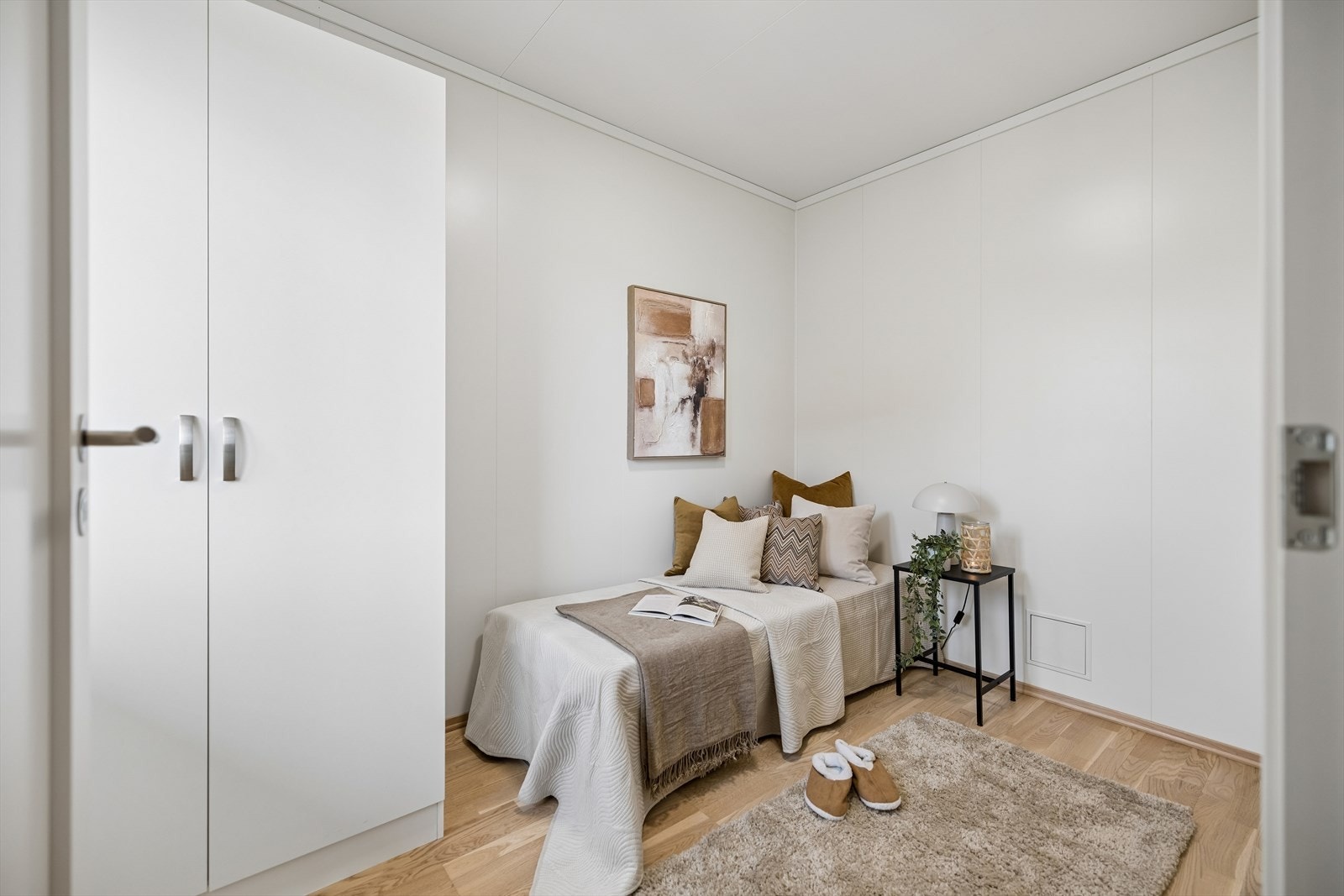 Det andre soverommet egner seg godt som barnerom, gjesterom eller kontor. Galleribilde