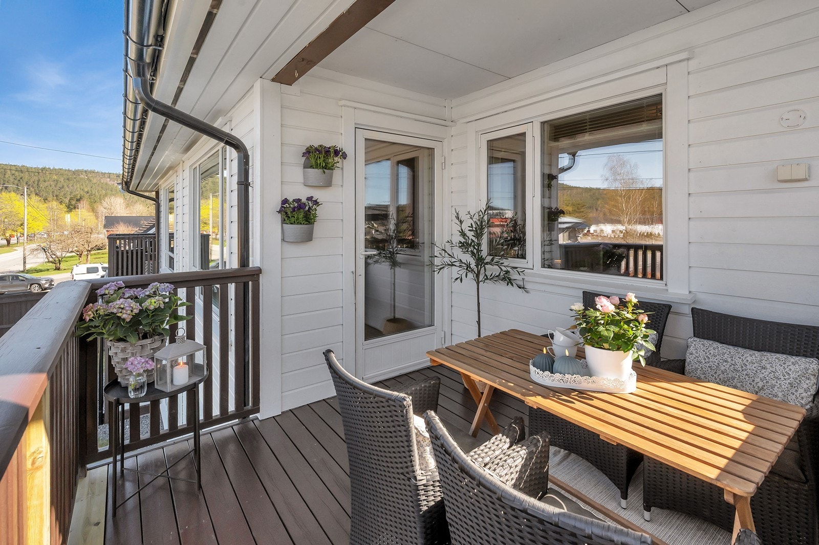 Balkongen med tak Galleribilde