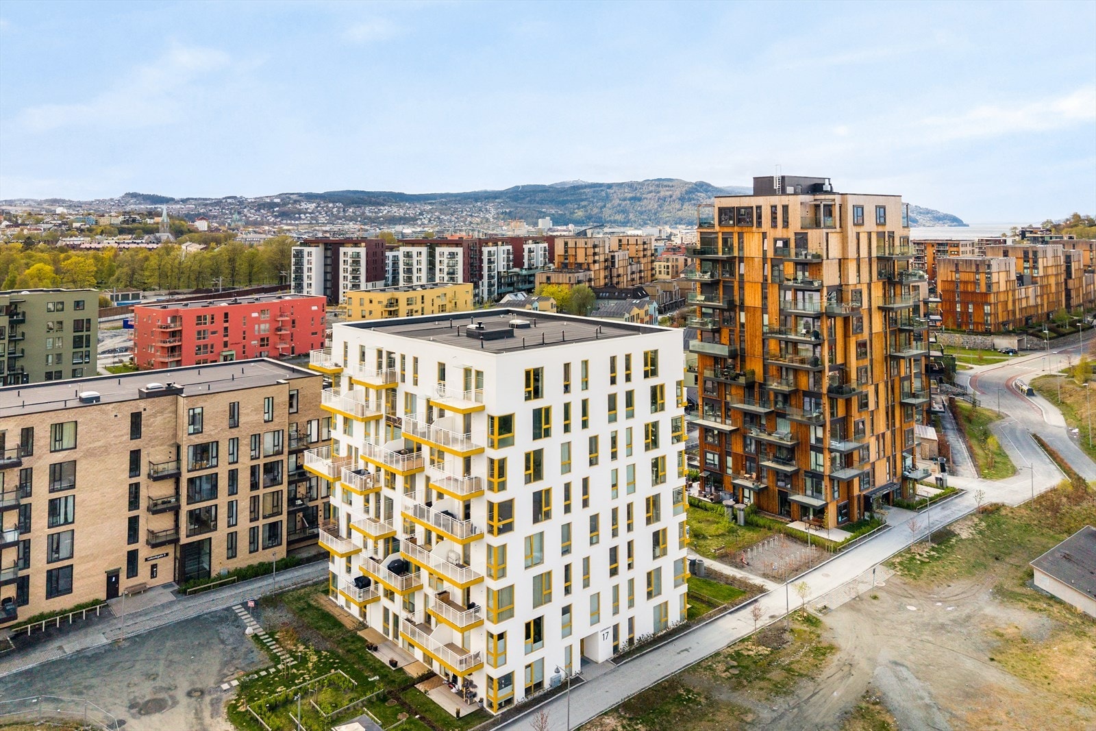Fra leiligheten er det kort vei til "alt" og har City Lade som en av de nærmeste naboene. Galleribilde