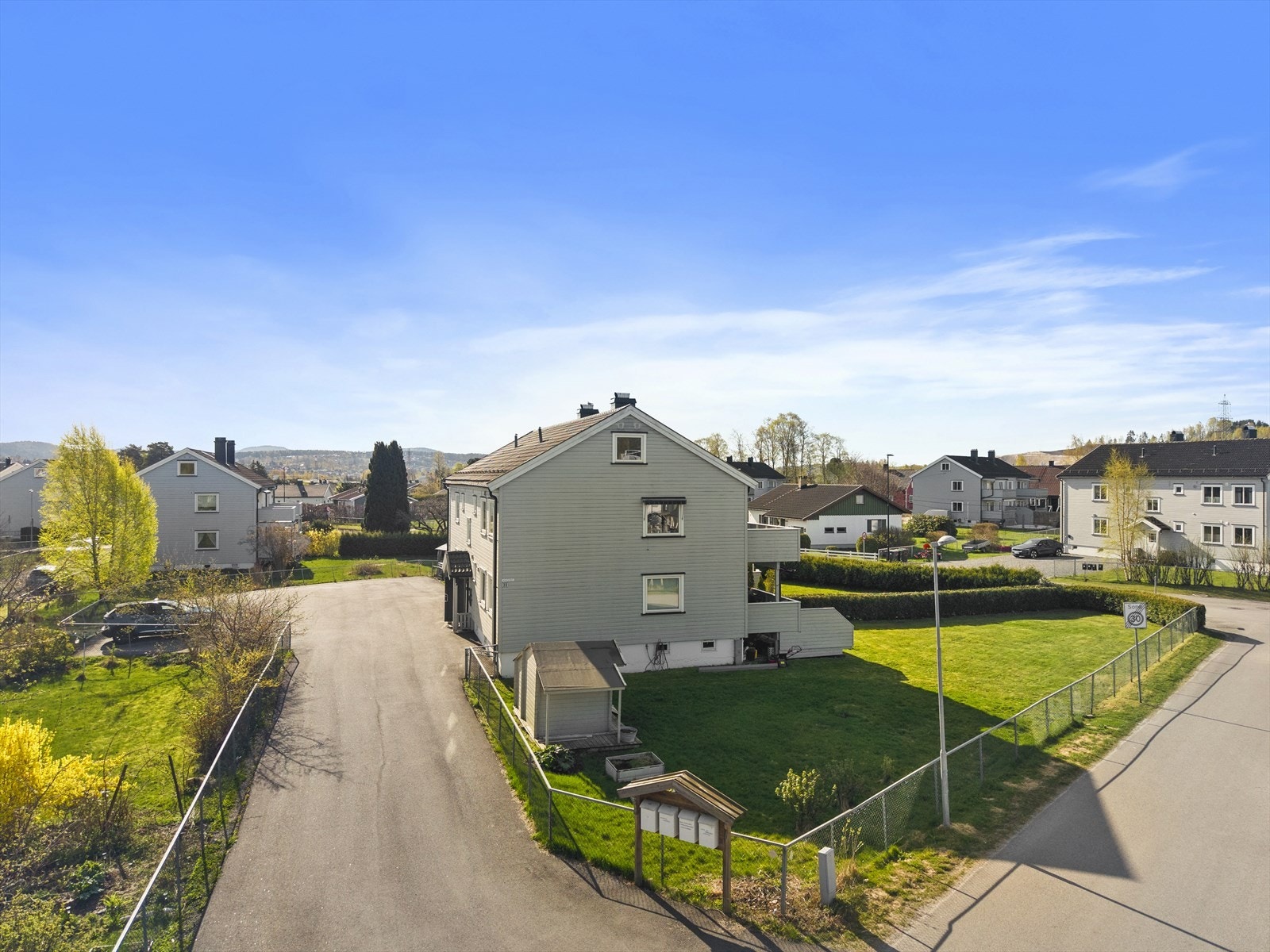 Her får du en perfekt kombinasjon av rolig bomiljø og nærhet til byens fasiliteter. Galleribilde