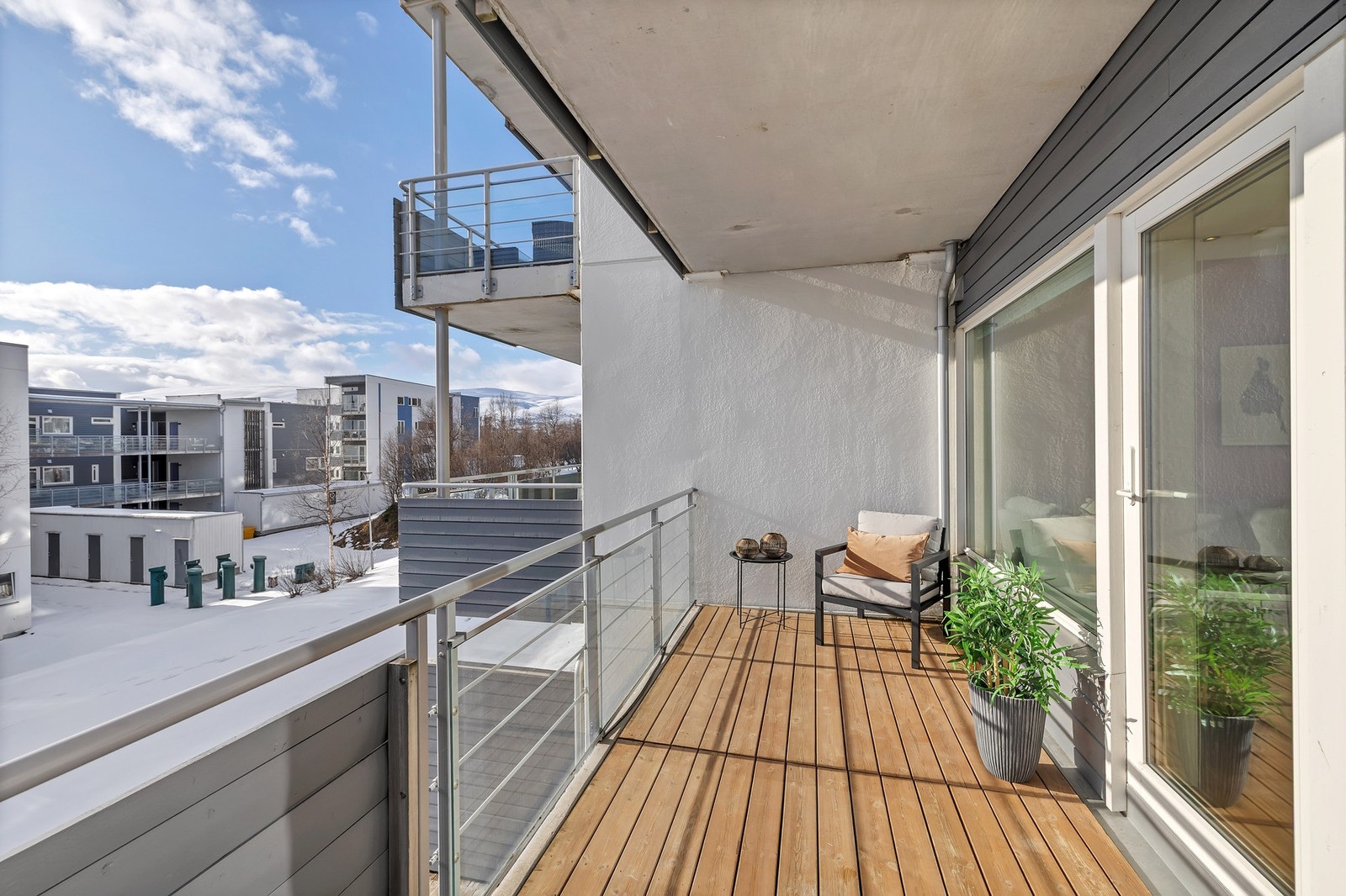Balkong med gode solforhold Galleribilde
