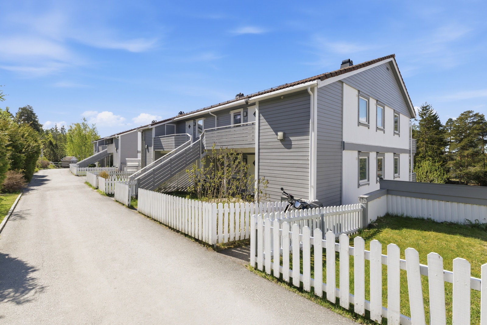 Velholdt boligkompleks i rolige omgivelser Galleribilde