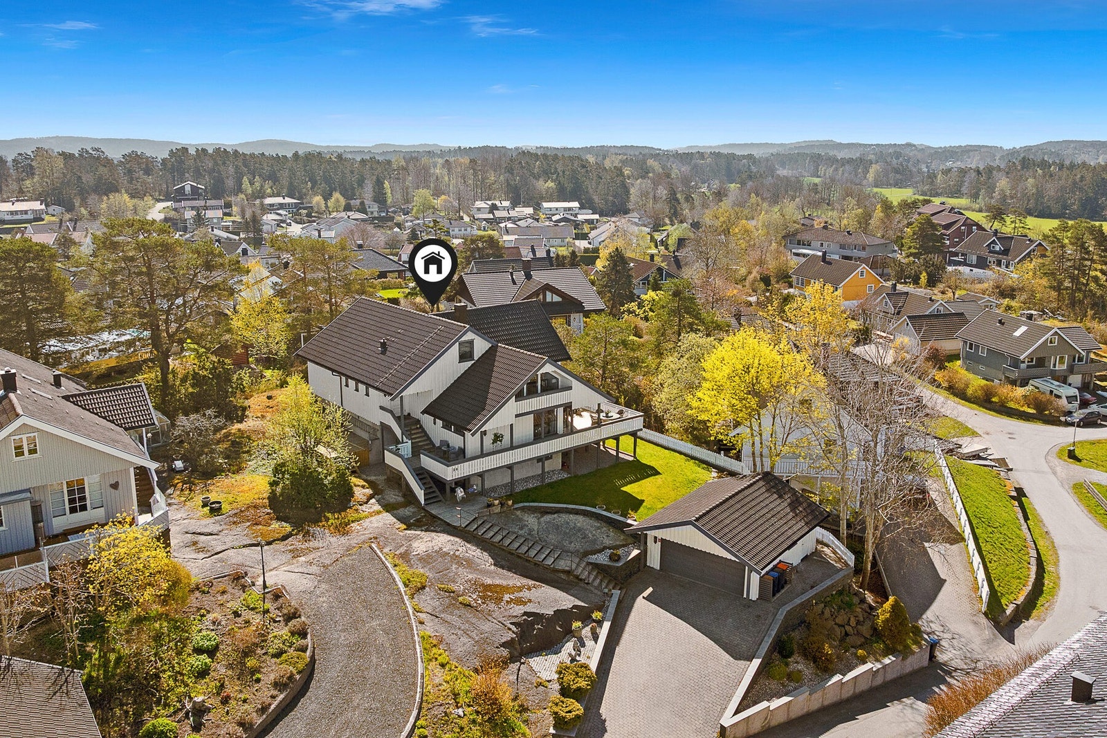 Svært god og solrik beliggenhet på feltet! Galleribilde