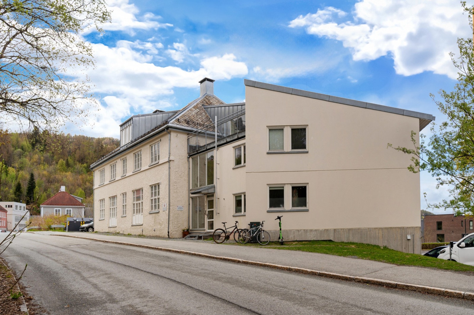 Øvrig parkering tildeles etter søknad til styret og fordeles etter ansiennitet. Galleribilde