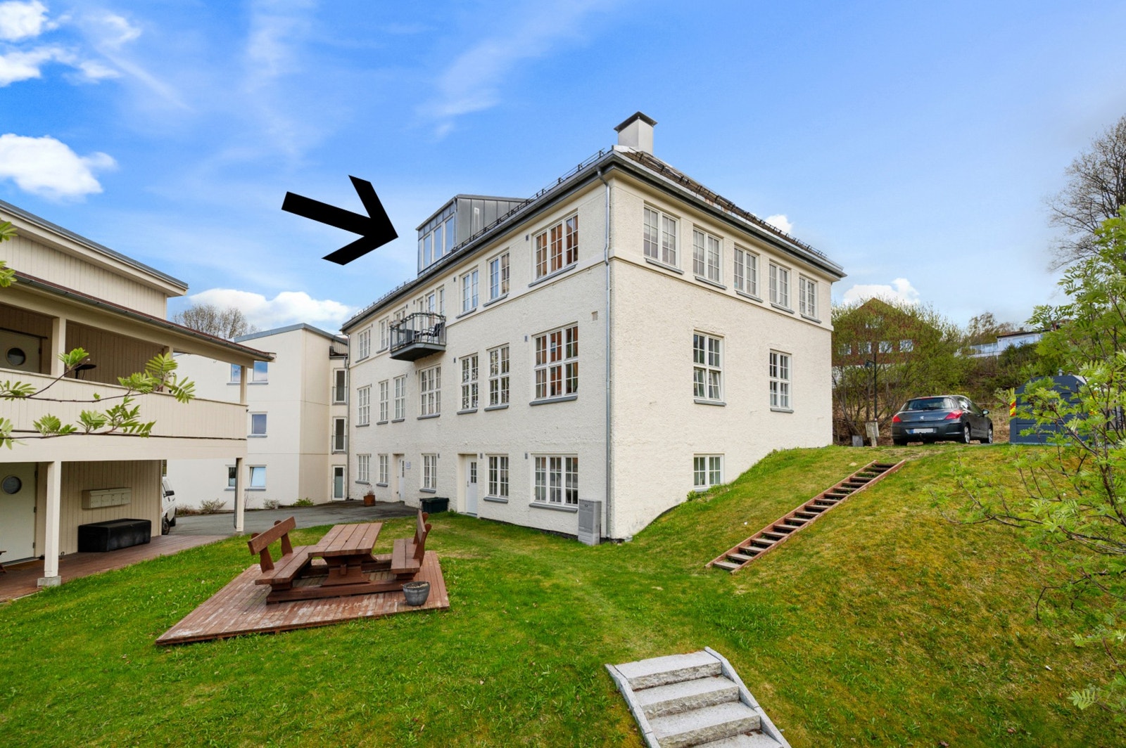 Fasade. Bygget ble oppsatt i 1916 men har senere blitt påbygget og renovert i 2005. Galleribilde
