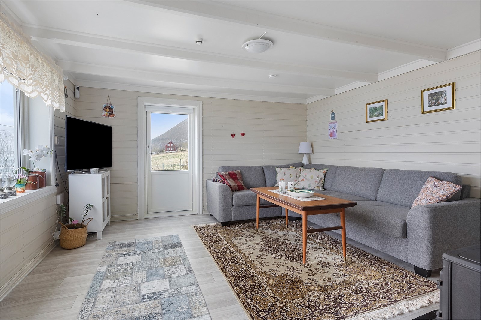 Stue med utgang til terrasse Galleribilde