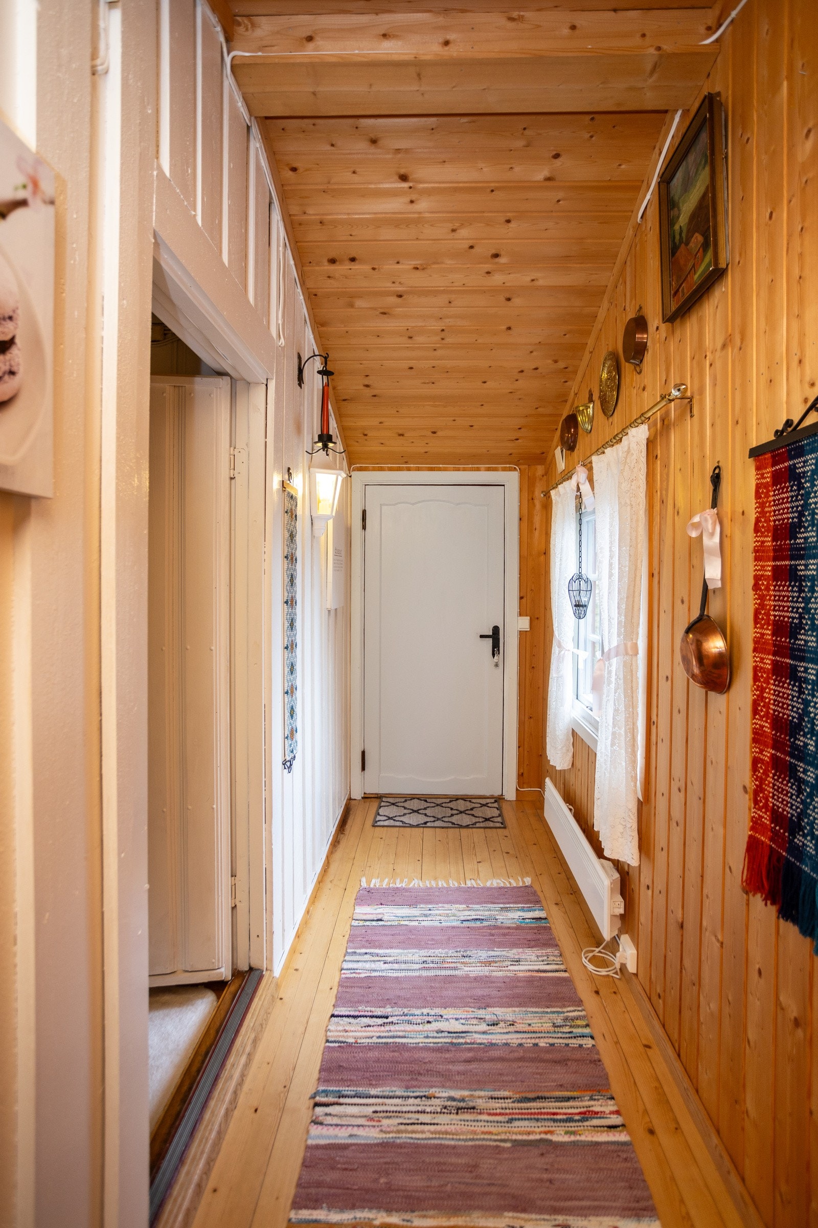 Entréen - det første møtet med hytta. Galleribilde