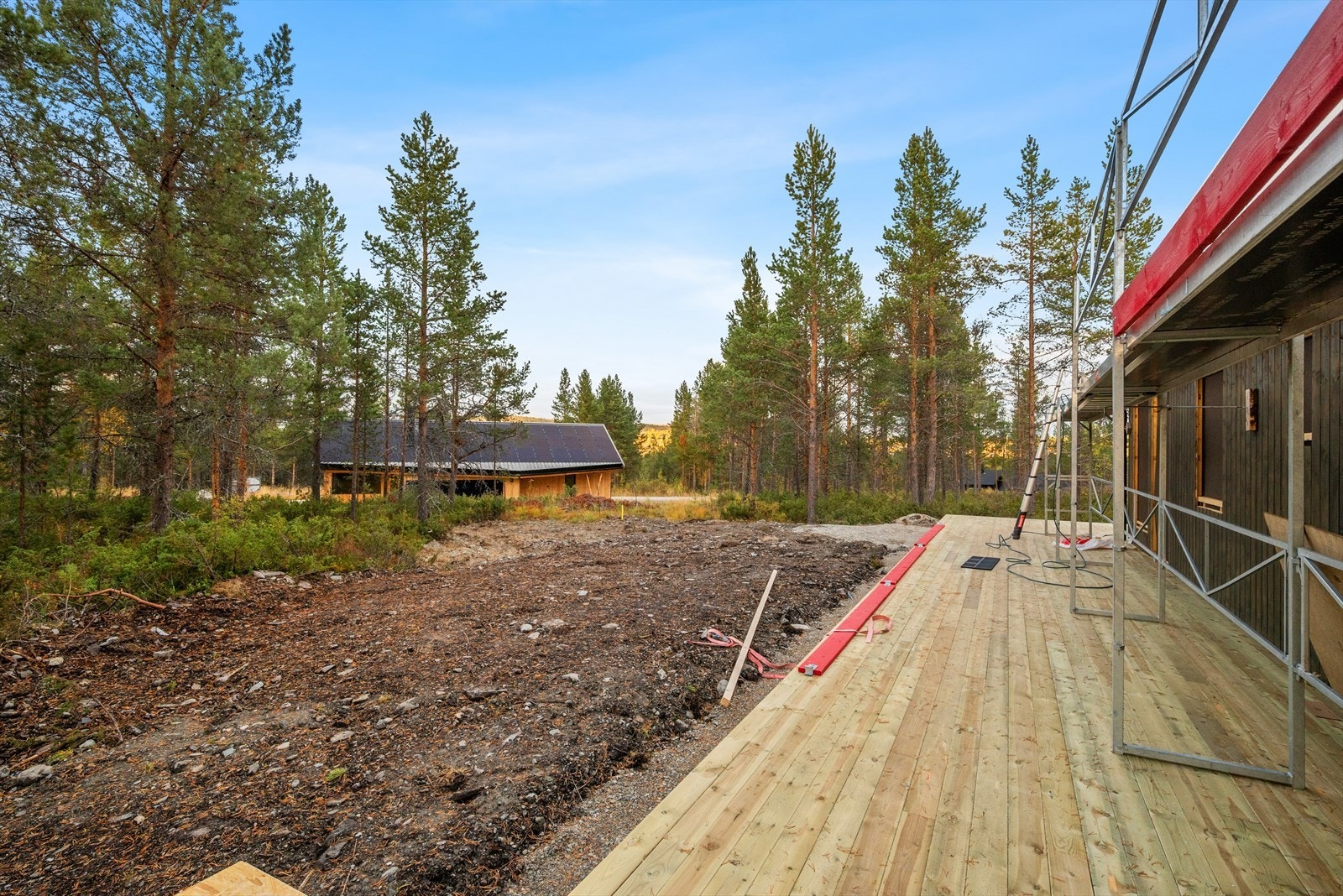 Håneset Hyttefelt er en av de mest attraktive områdene å ha fritidsbolig på Røros, på grunn av den perfekte balansen mellom nærhet til naturen og nærhet til sentrum. Galleribilde