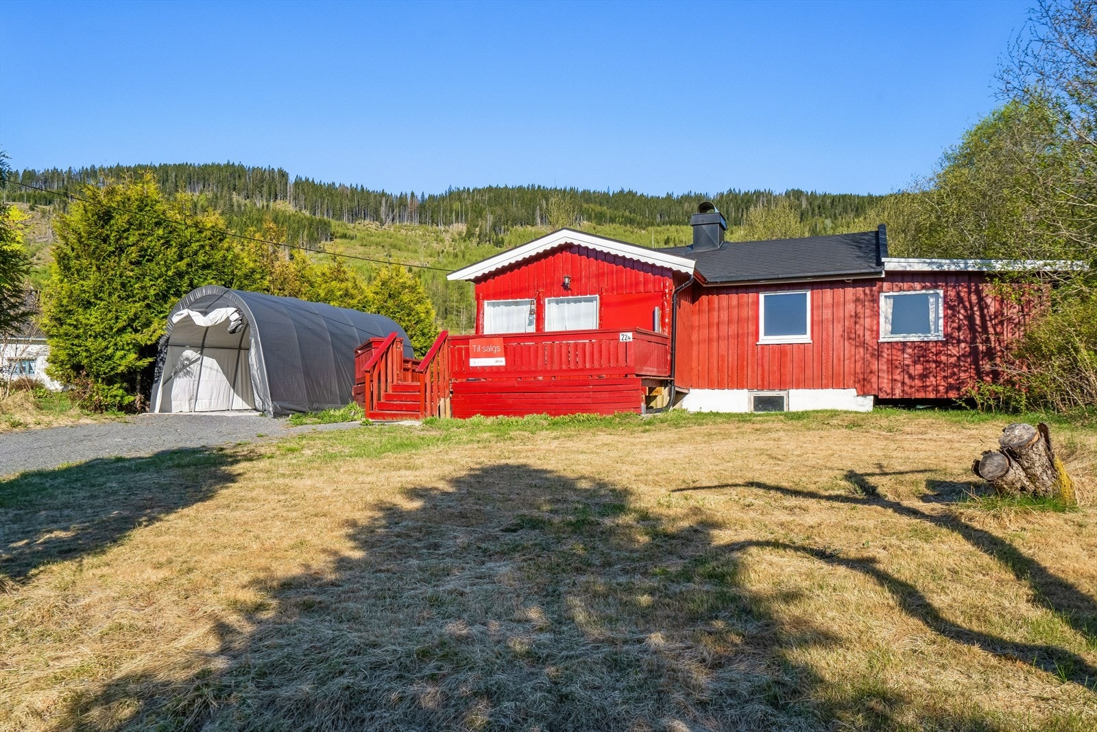 Tomt med biloppstillingsplass og gode solforhold. Galleribilde