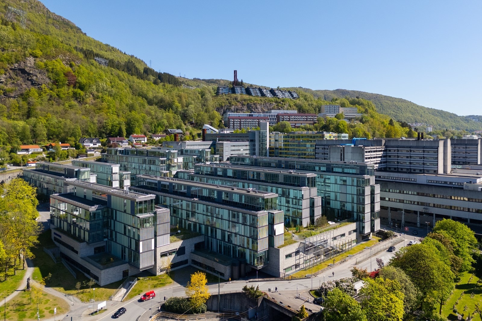 Haukeland sykehus ligger ca. 650m fra boligen. Galleribilde