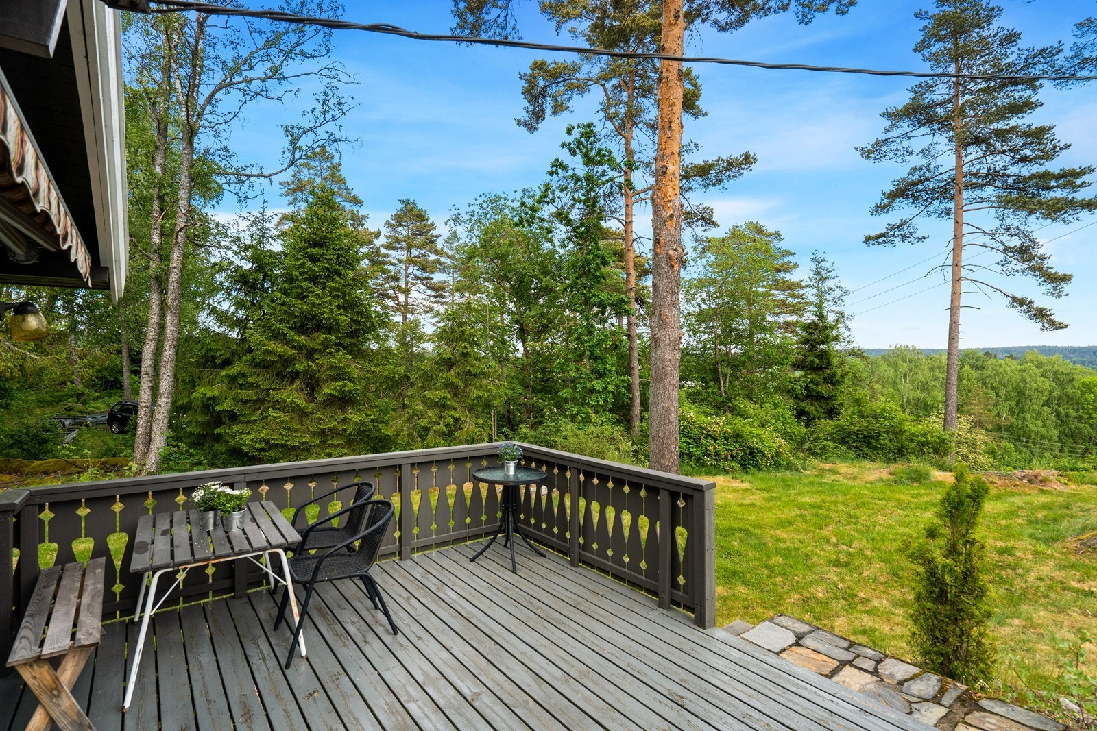 Hytta har en rolig og usjenert beliggenhet i naturskjønne omgivelser. Galleribilde