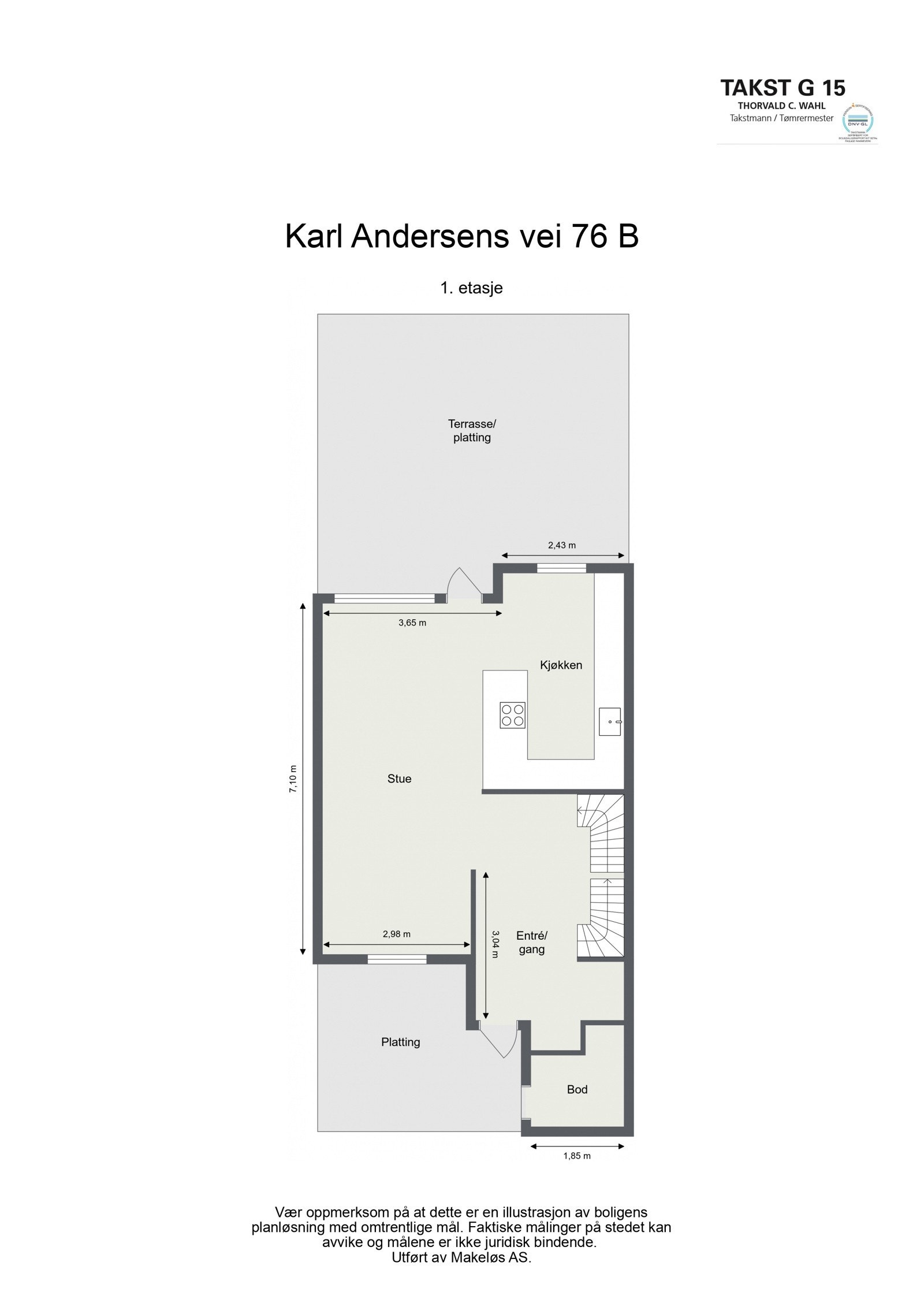 Hovedetasjen er luftig med store åpne rom. Hall/entré, trapperom, kjøkken og stue. Utgang til terrasse og overgang til hage. Galleribilde