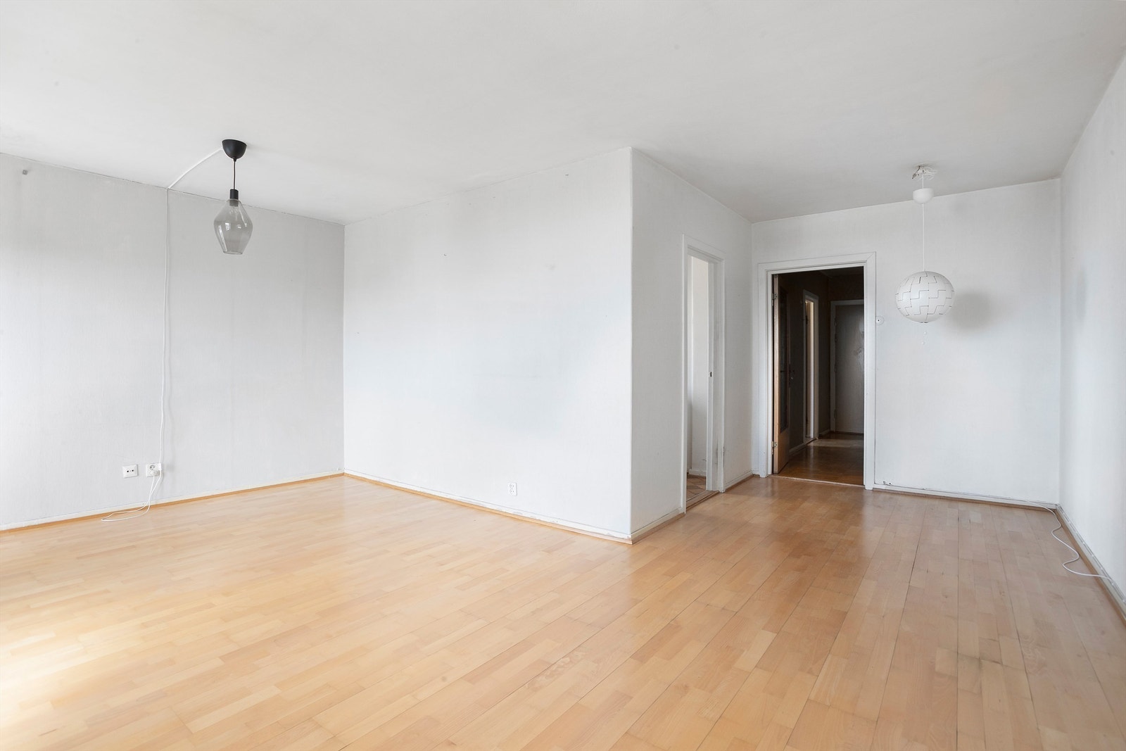 Stuen med stort potensial for den som vil skape sitt eget hjem. Galleribilde