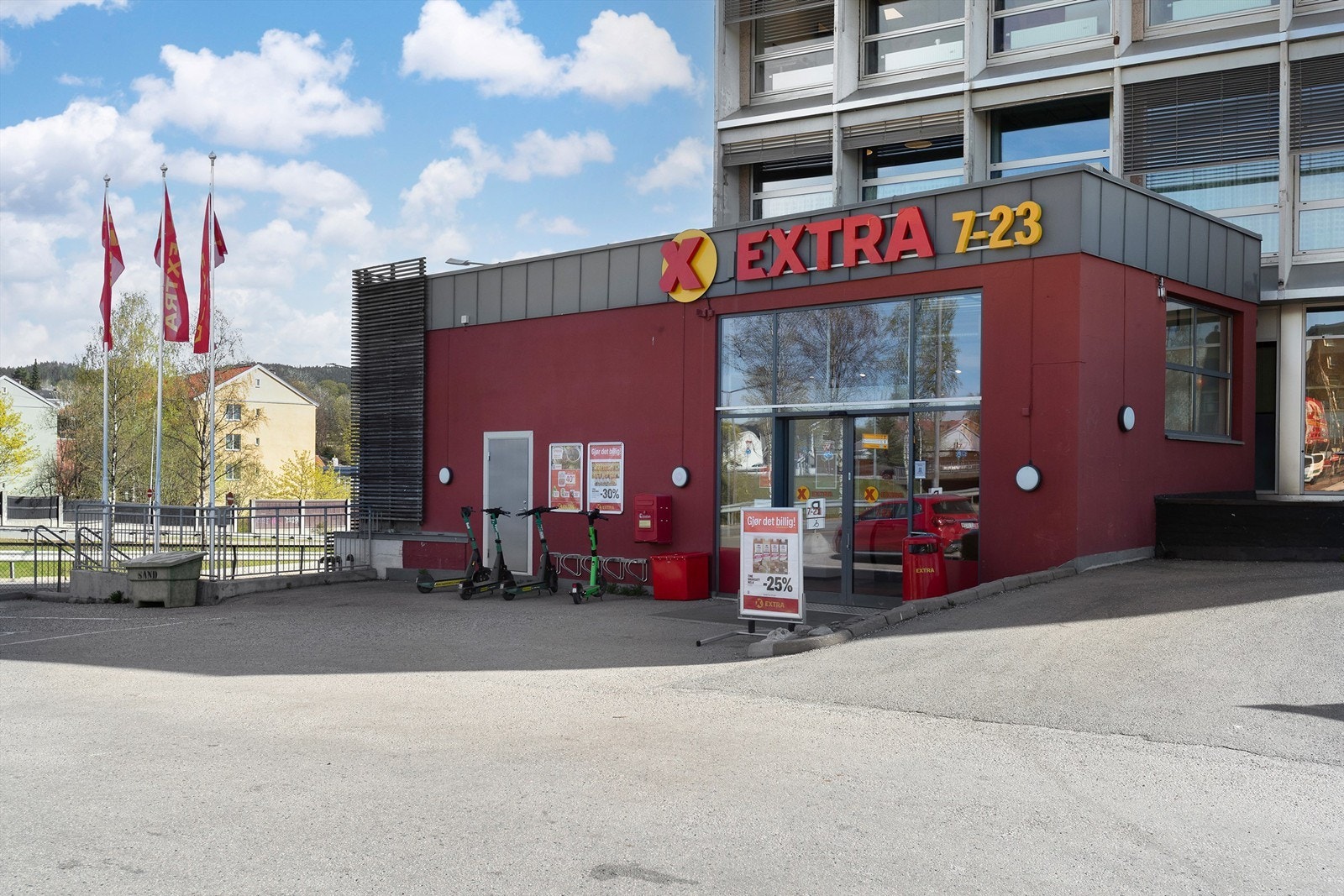 Coop Extra Refstadveien ligger kun noen minutters gange unna. Galleribilde