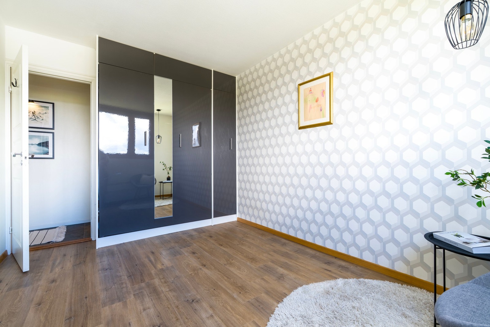 Fleksibel løsning med oppfellbar seng for optimal plassutnyttelse. Galleribilde