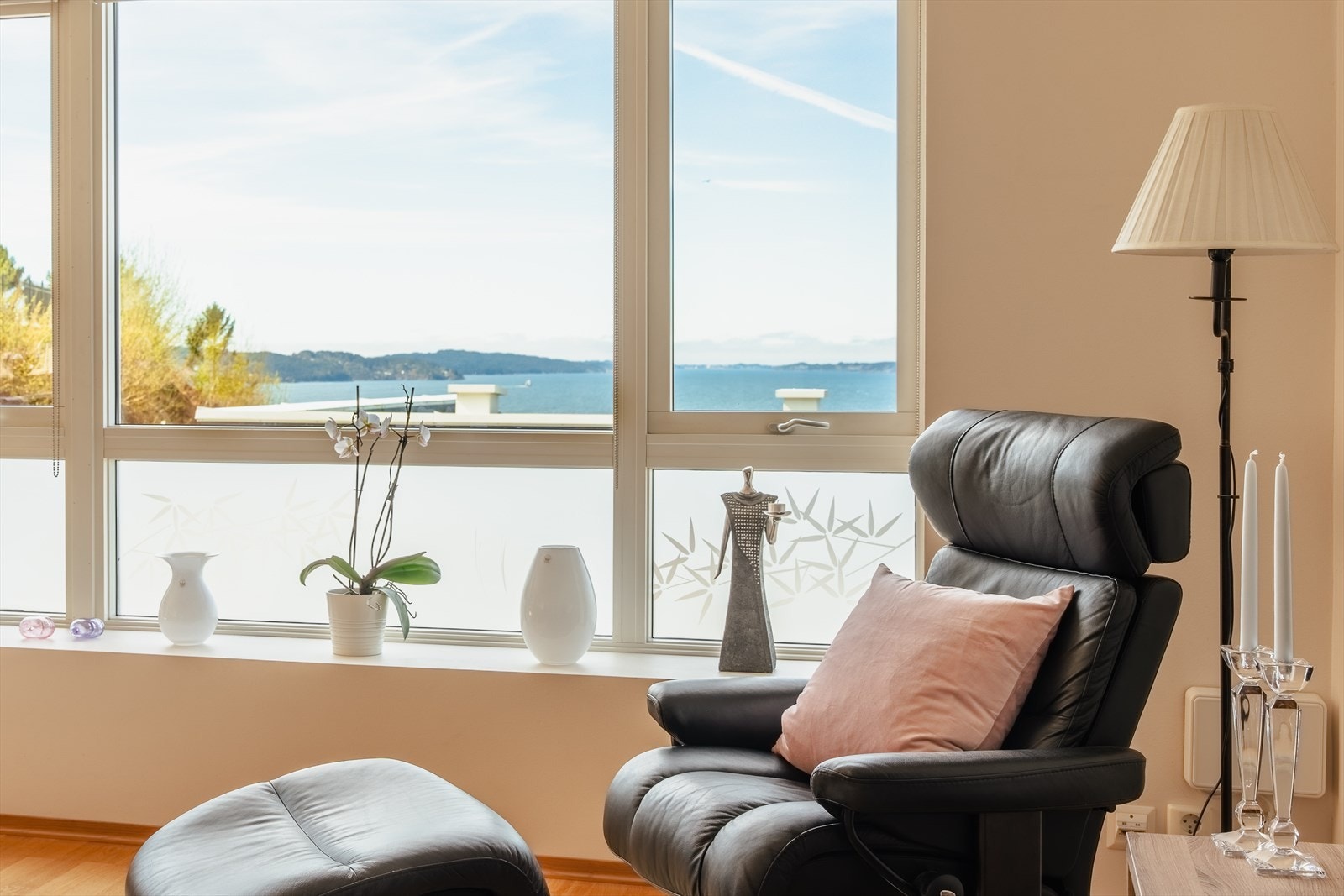 En perfekt krok for en godstol med utsikt. Galleribilde