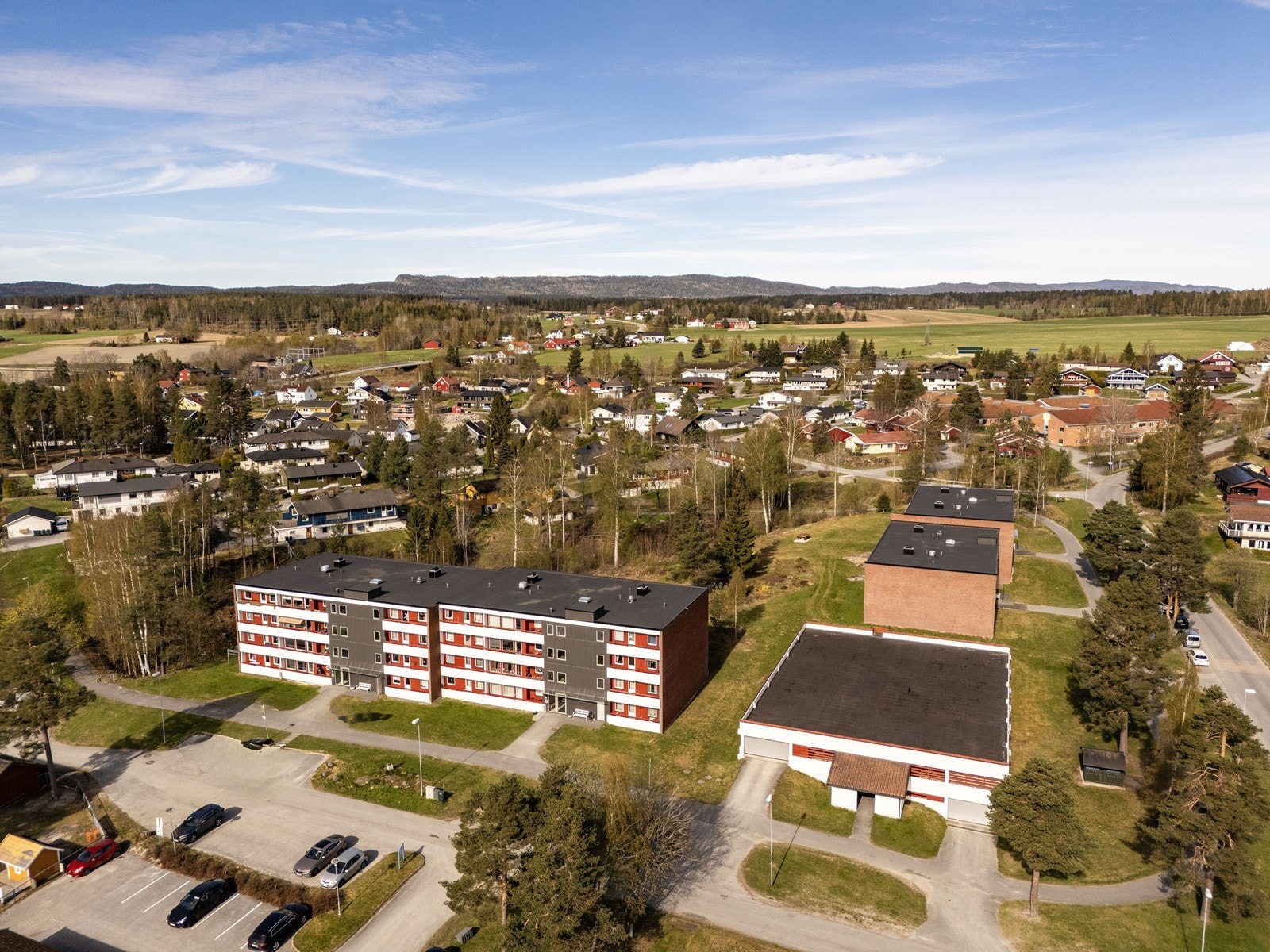 Nærområdet byr på gode rekreasjonsmuligheter, og nærheten til skog og mark er et stort pluss. Galleribilde