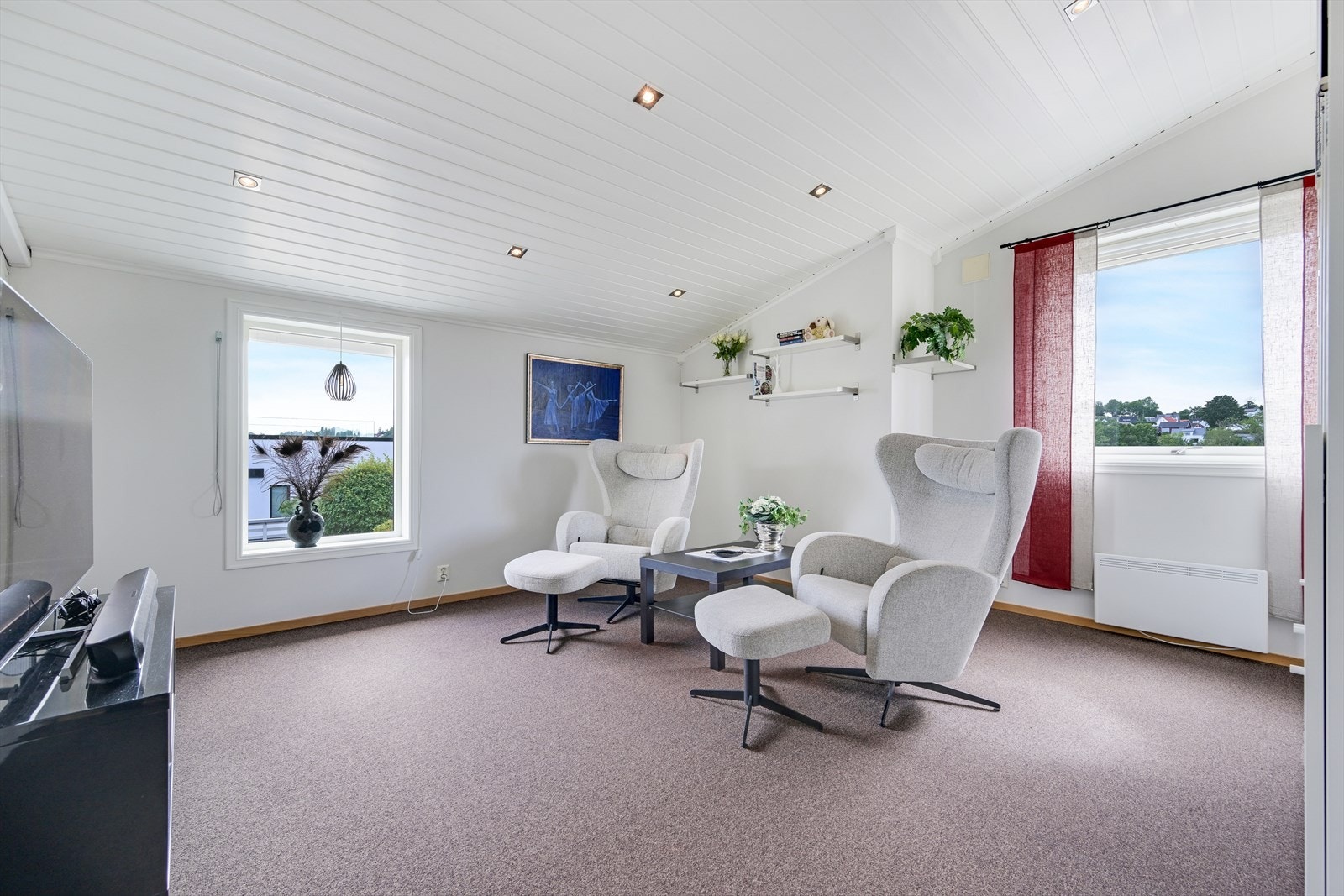 1. etasjen byr på tre store soverom. Galleribilde