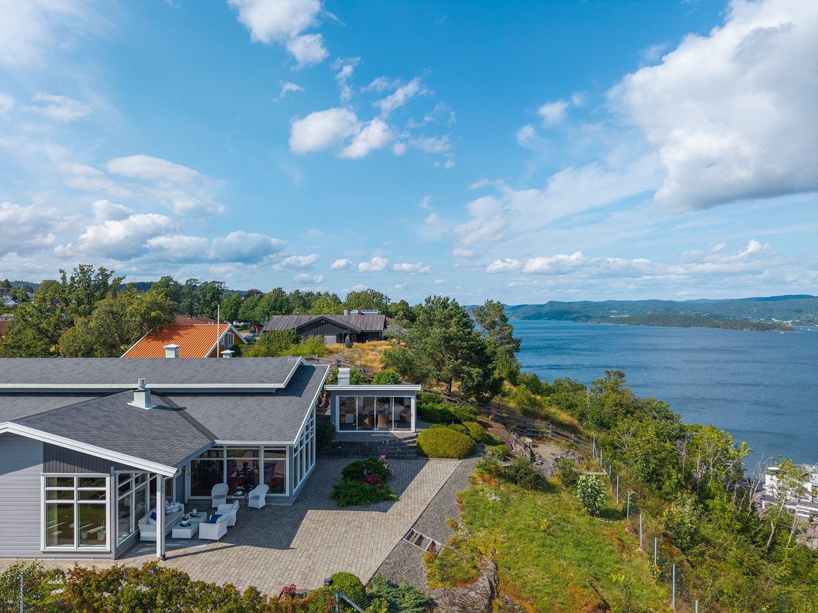 Panoramautsikt som strekker seg utover Oslofjorden. Galleribilde