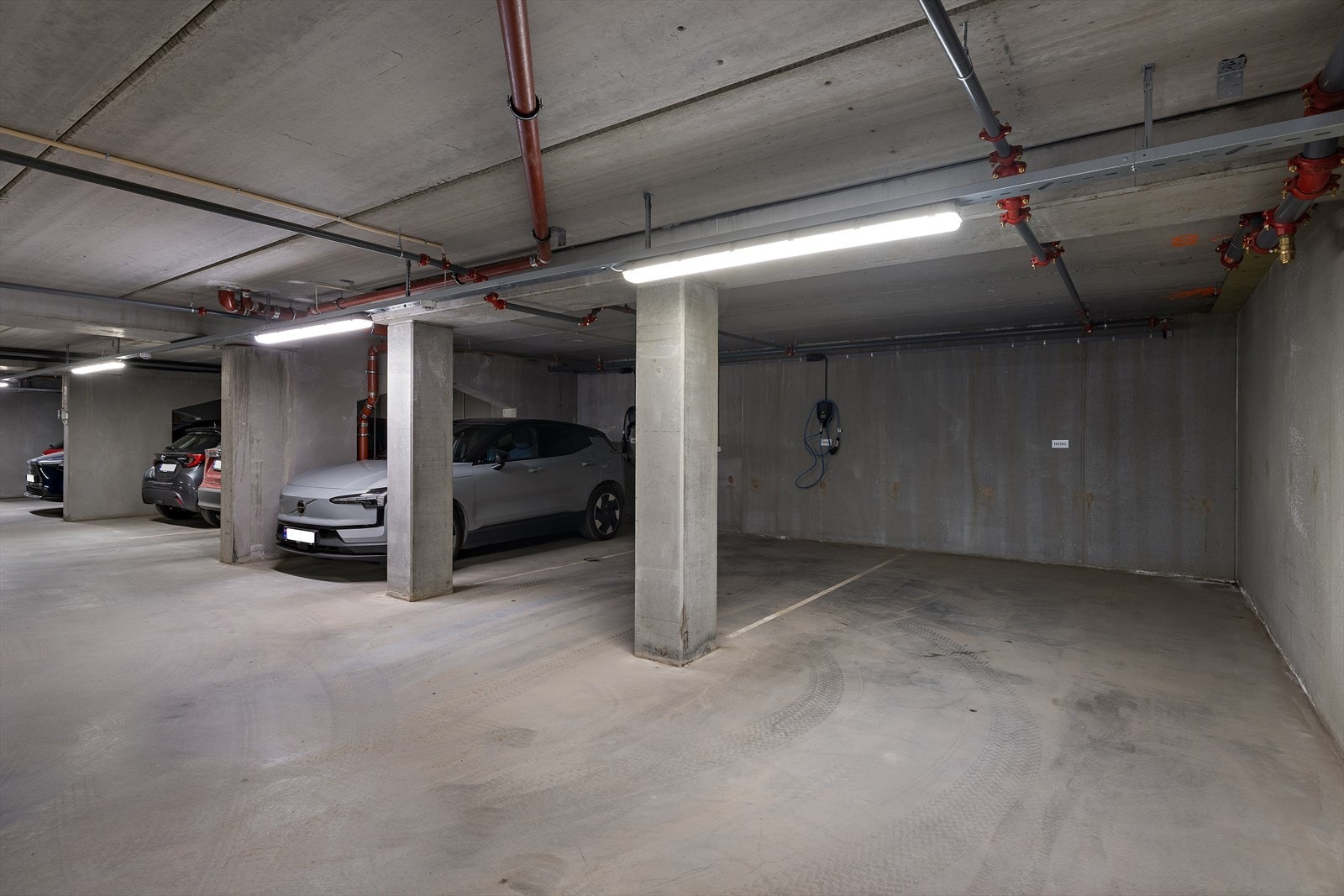 Det medfølger én fast biloppstillingsplass i felles parkeringskjeller. Galleribilde