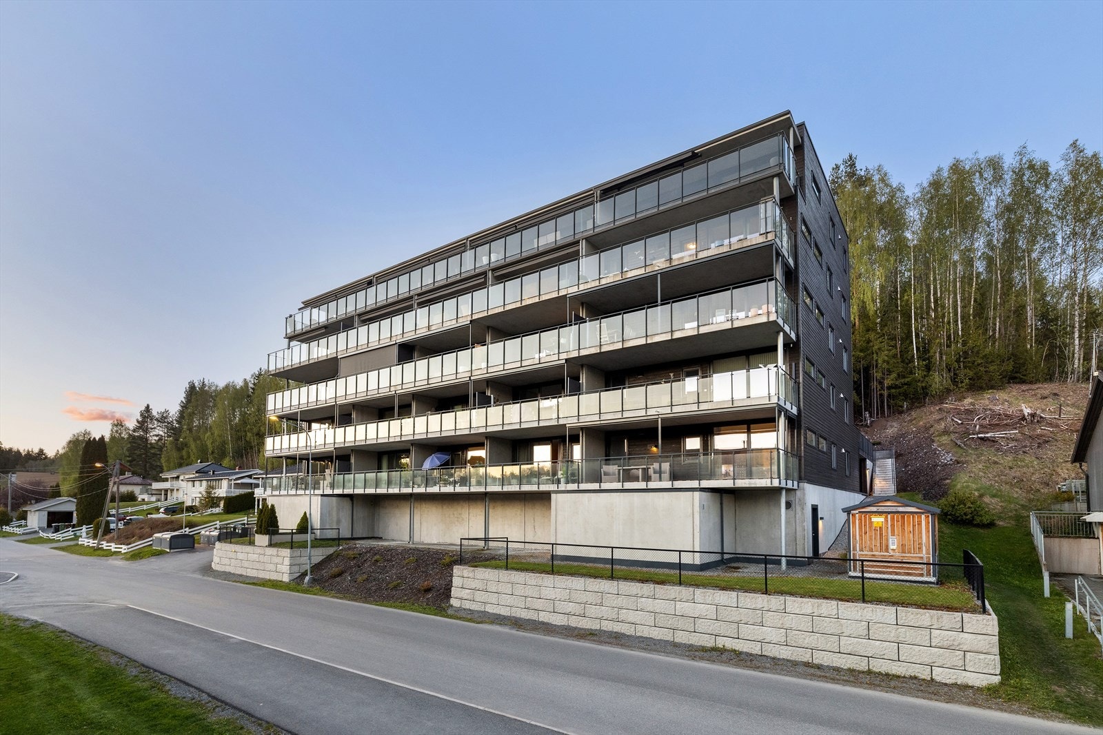 Sameiet Krokenveien Terrasse består av 24 boligseksjoner og har heis til alle etasjer. Galleribilde