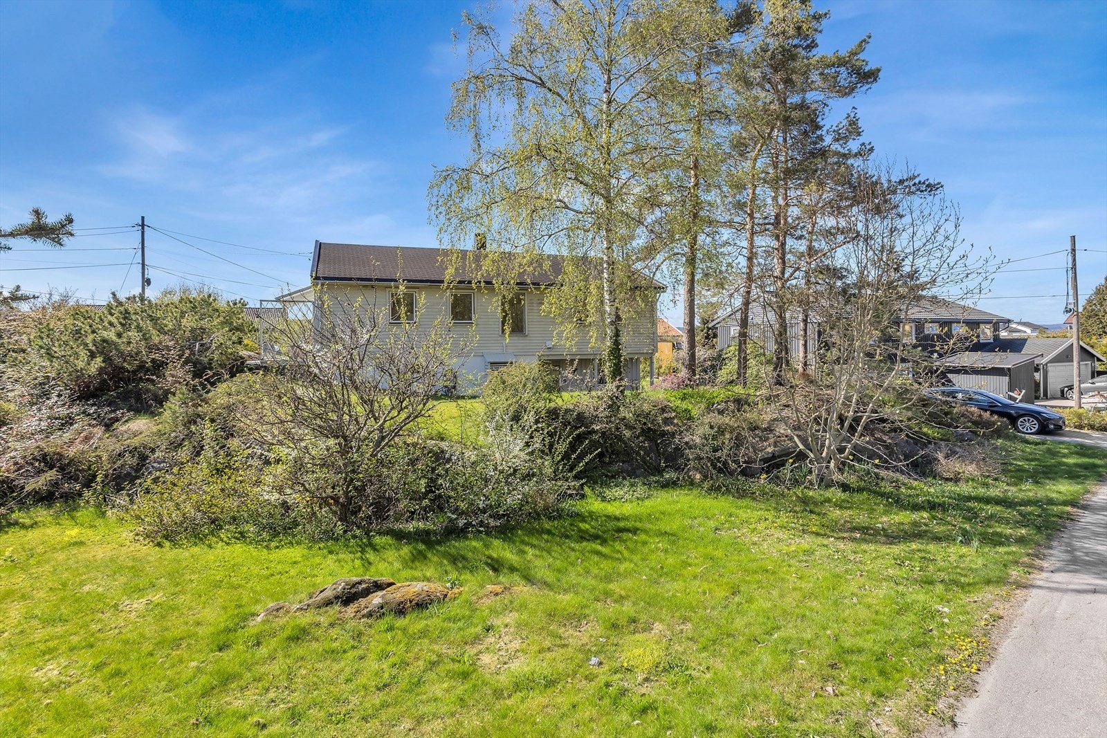 Eiendommen ligger i et populært og barnevennlig boligområde på Søm. Galleribilde
