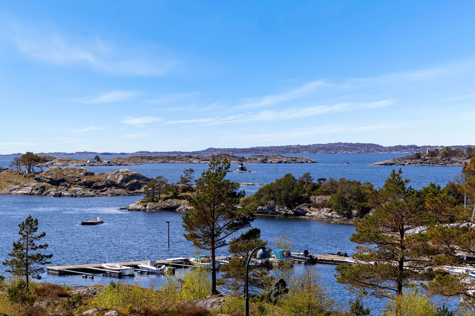 Utsikt fra loftstue. Galleribilde