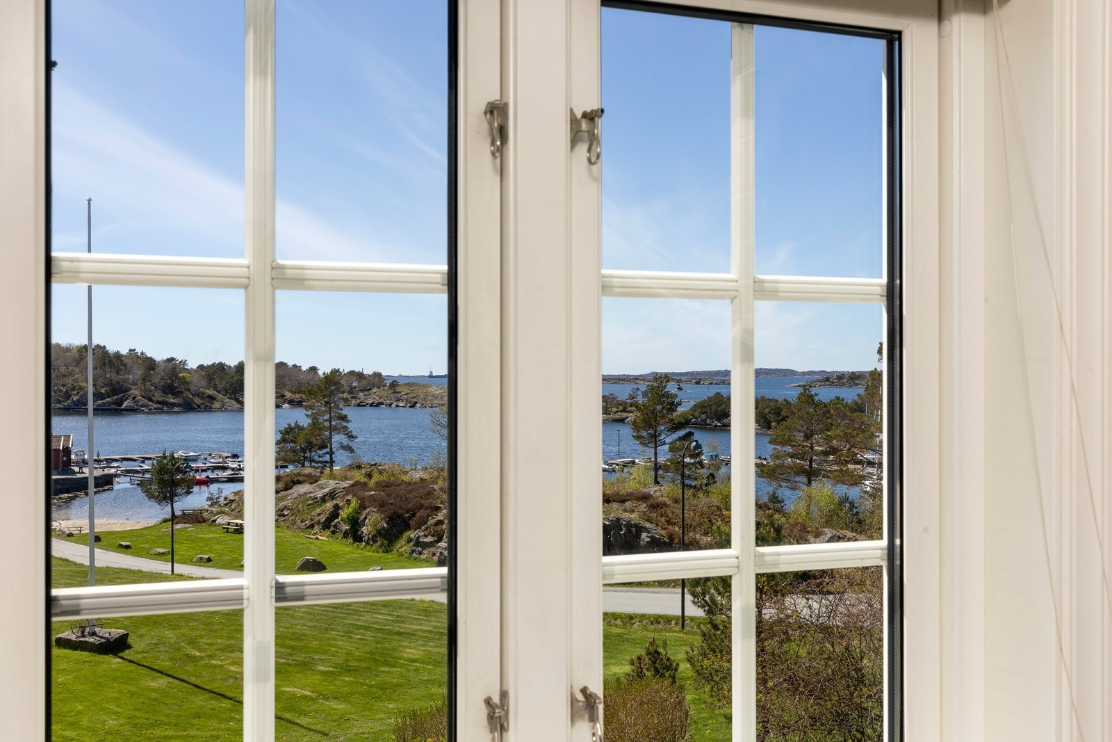 Utsikt fra loftstue. Galleribilde