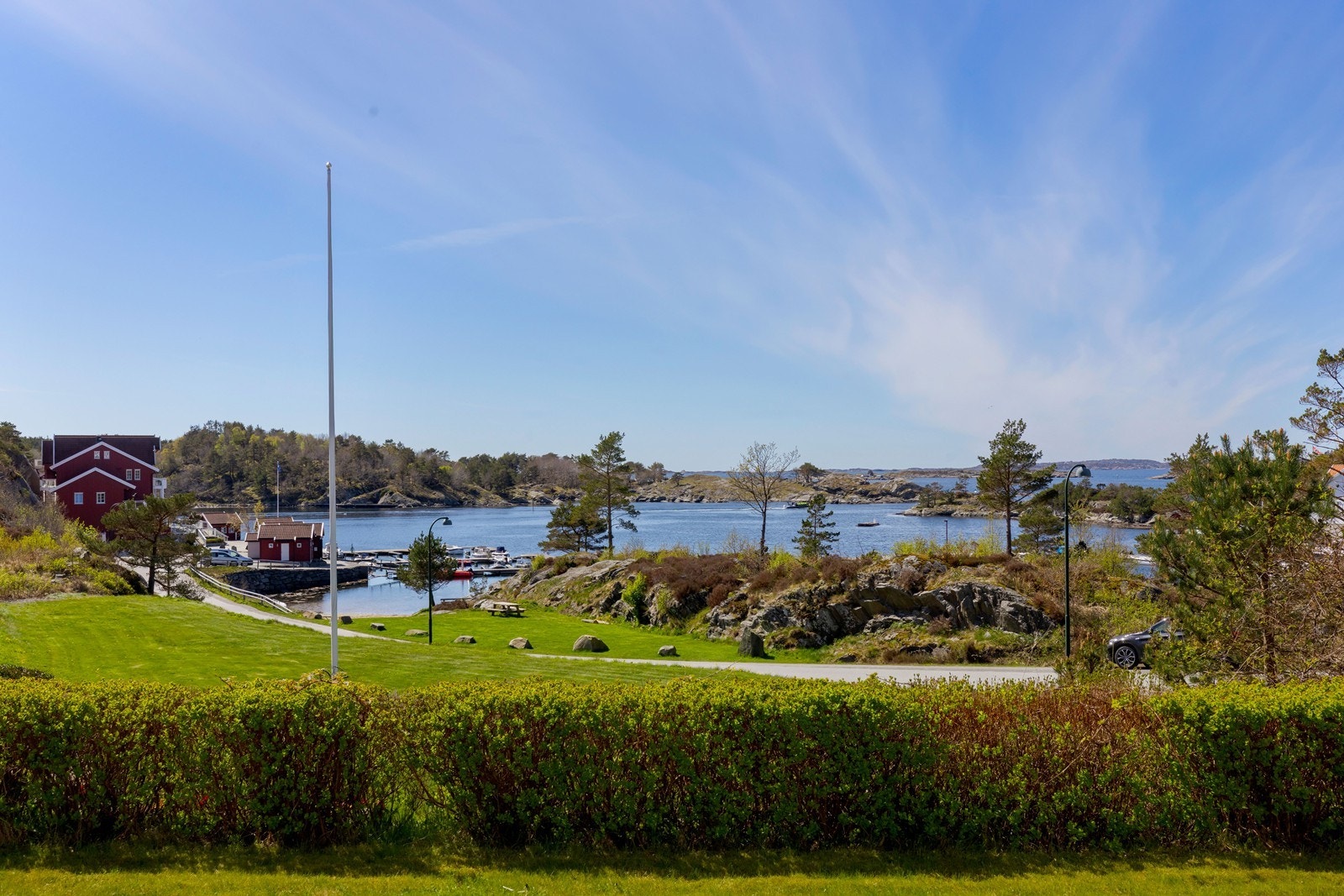 Upåklagelig utsikt fra terrassedøren. Galleribilde