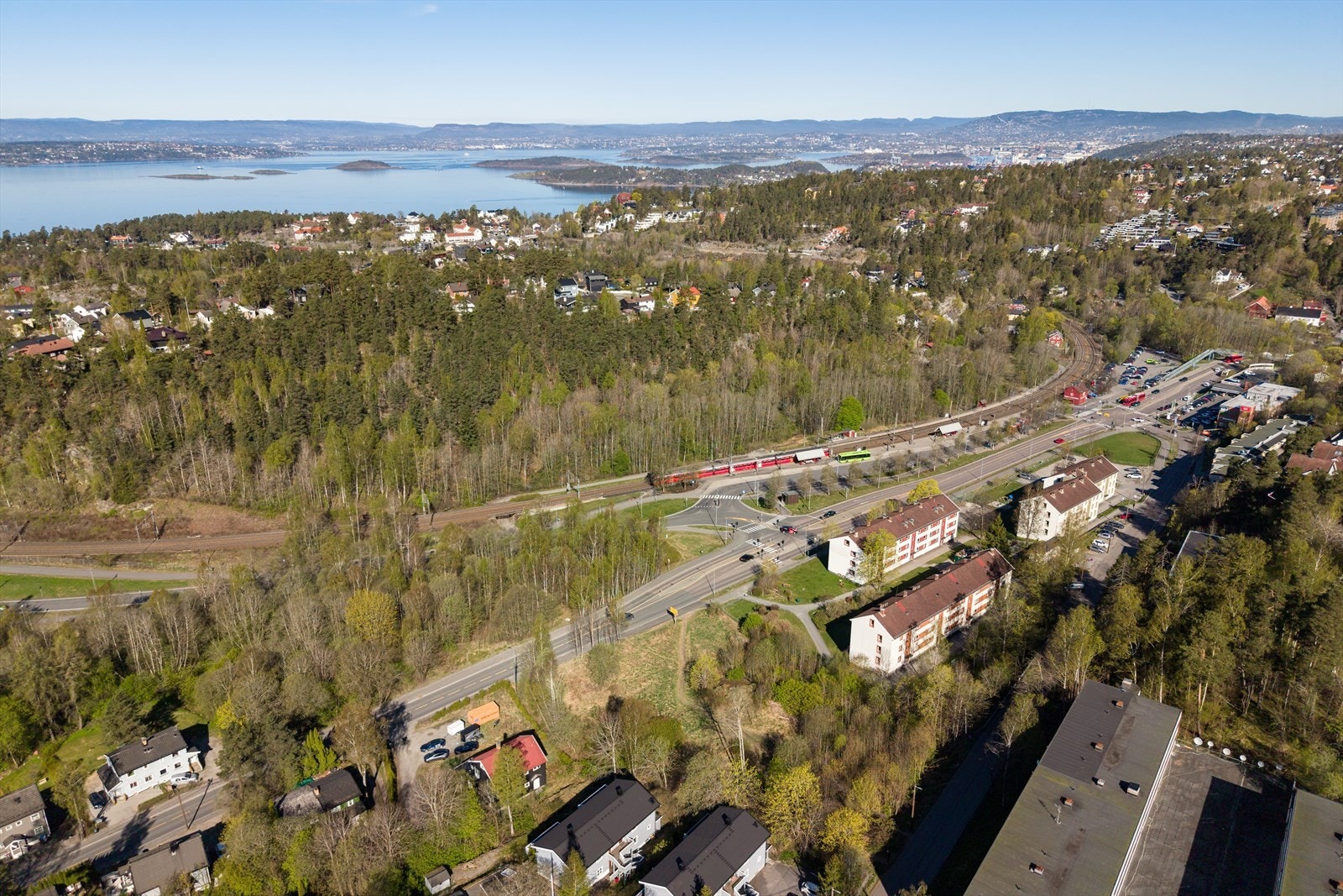 En spennende utviklingstomt med vestvendt beliggenhet, gode solforhold og flott utsikt. Galleribilde