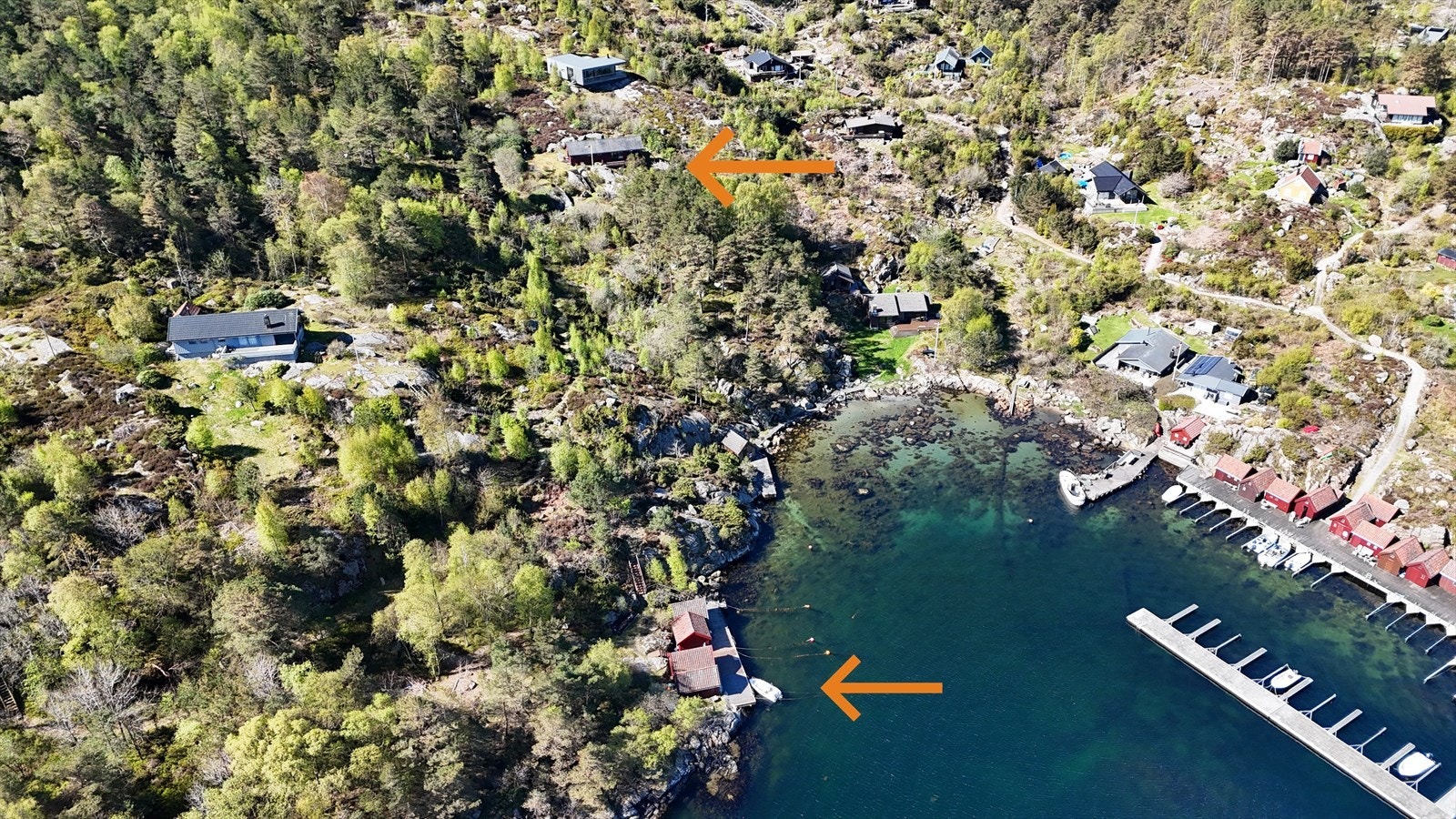 Hytte på solrik tomt med båtplass og sjøbod Galleribilde