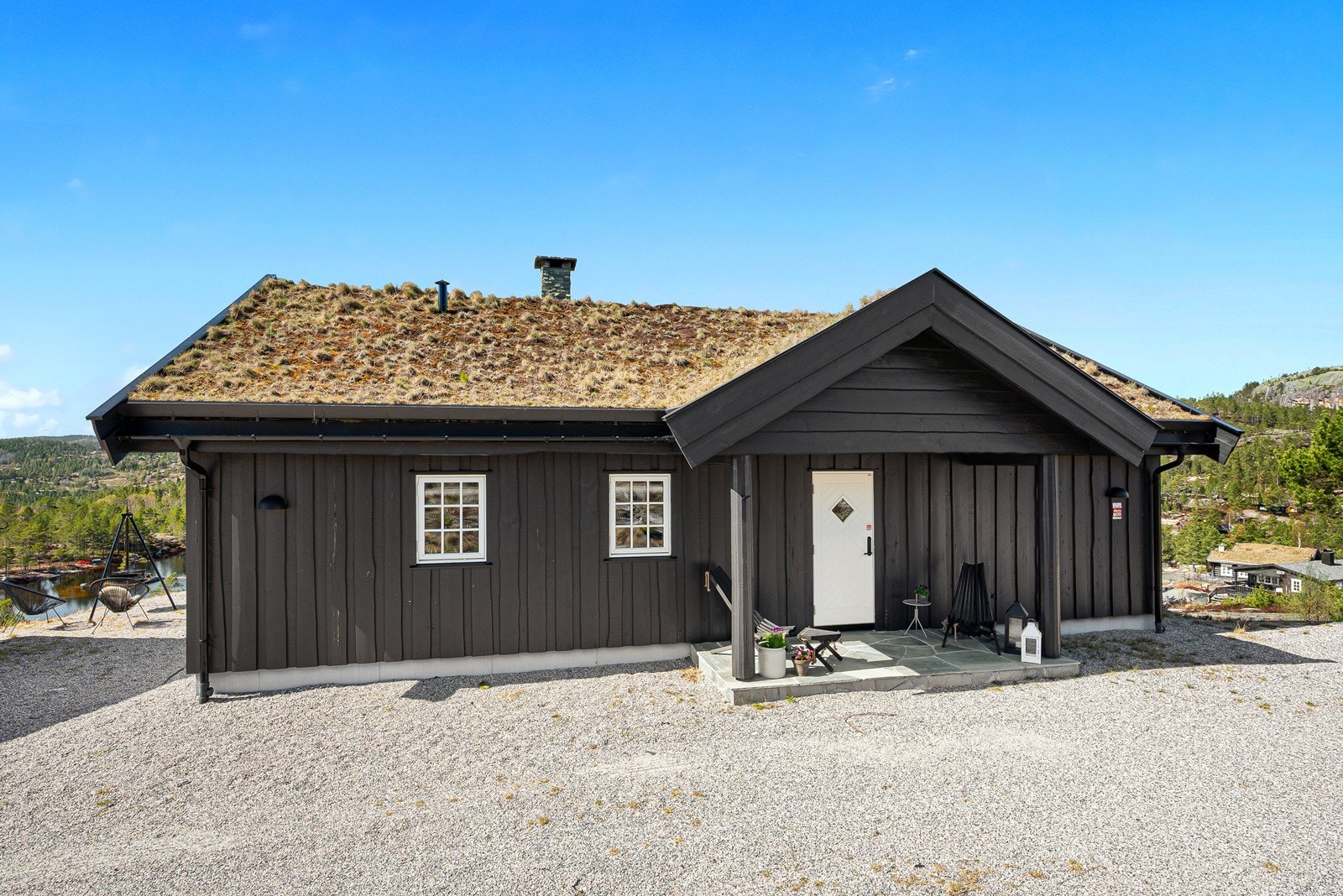 Hytta er oppført i 2018 av Familiehytta og er av typen Rondablikk Pluss. Galleribilde
