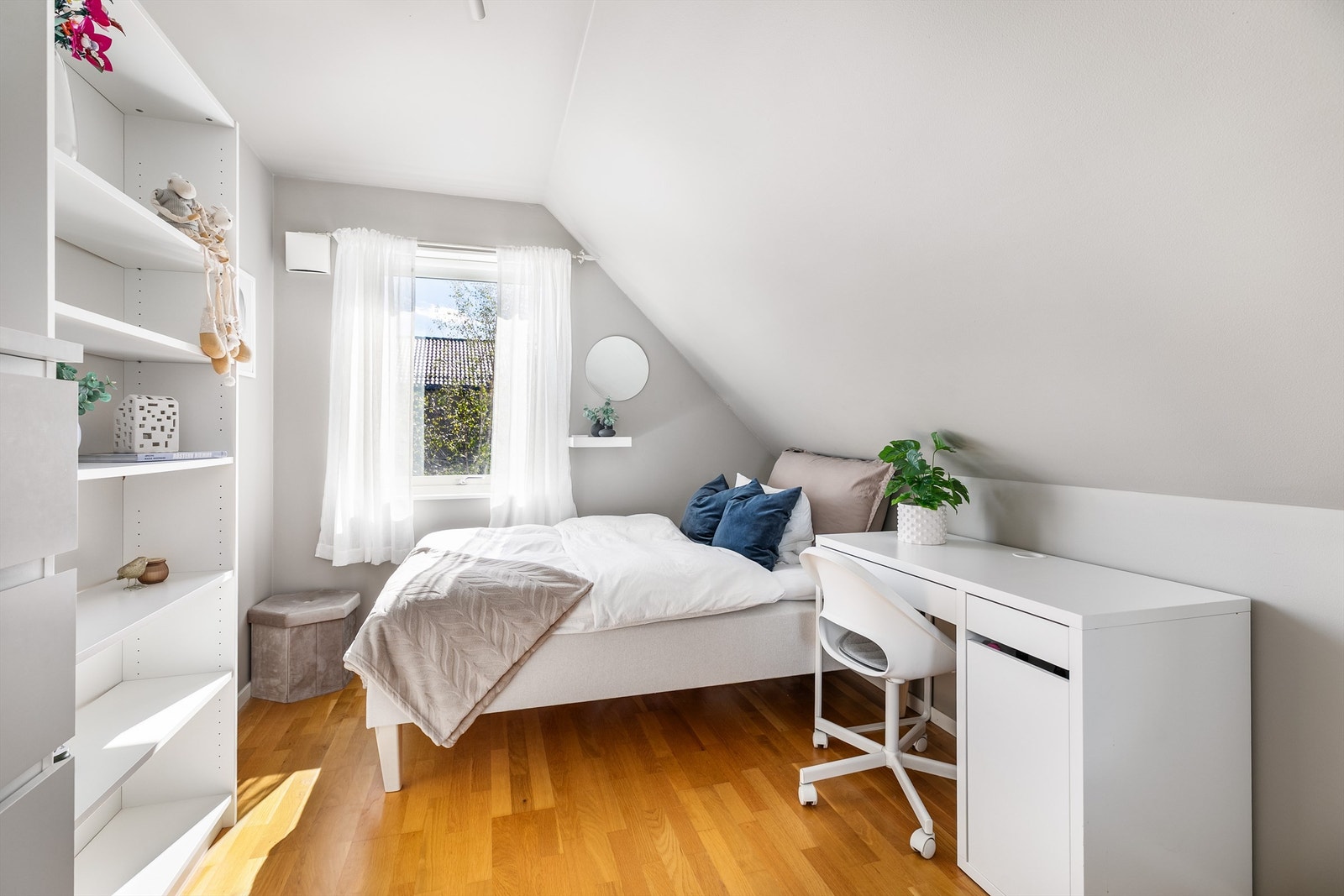 I soverommene får barna god plass til individuelt opphold i sine egne omgivelser. Galleribilde