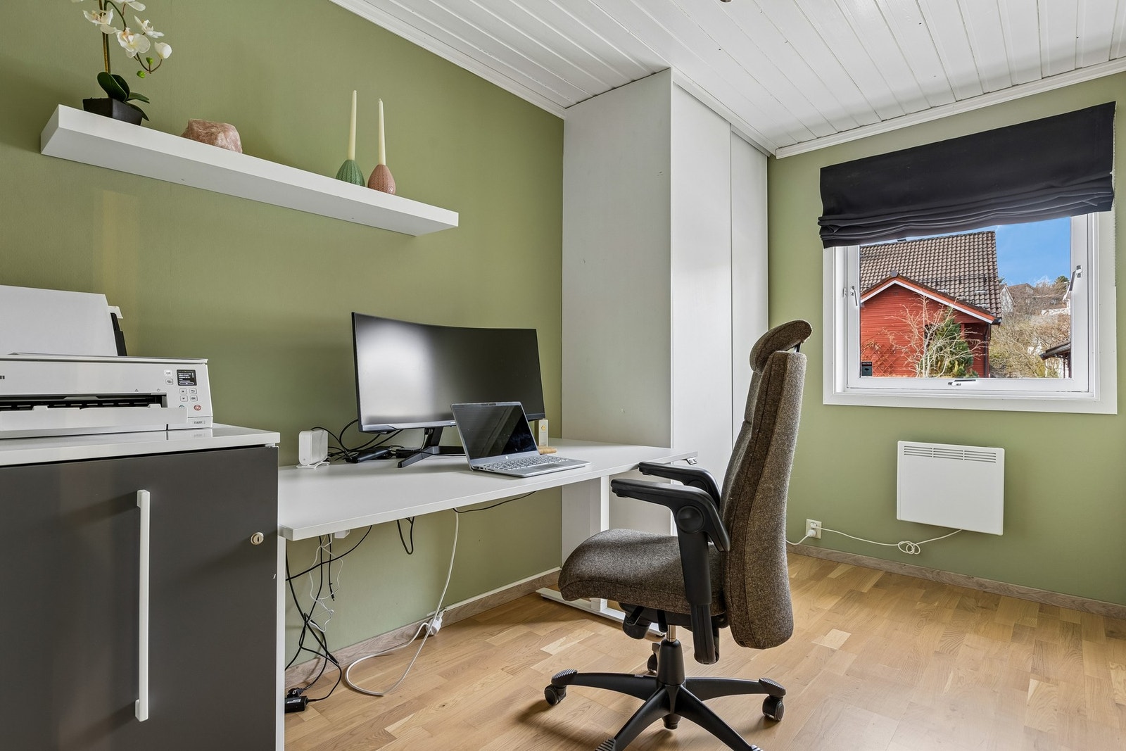 Soverom 3 - som i dag er innredet som kontor. Galleribilde