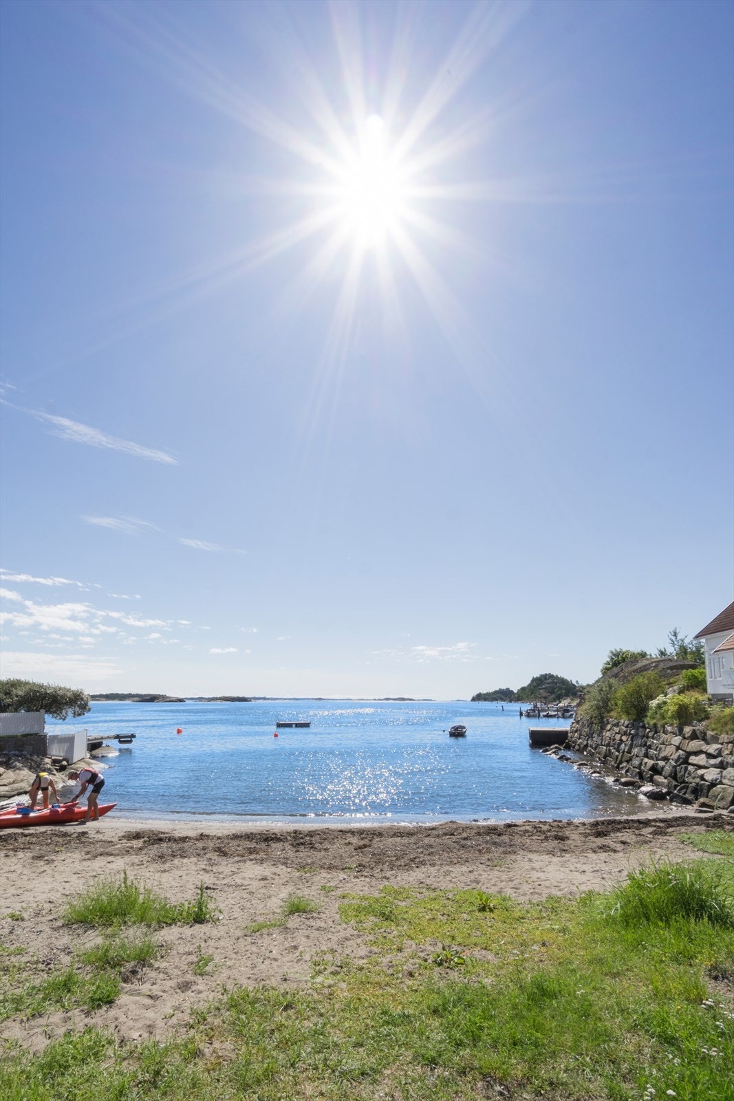 Lahelle har mange flotte, det er ikke langt til morgenbadet. Galleribilde