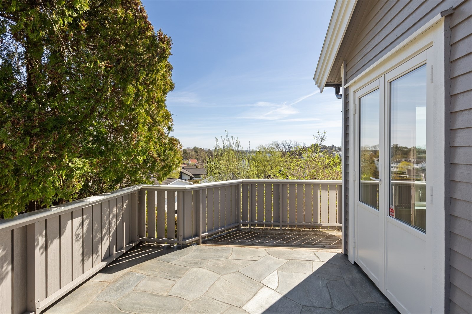Skiferterrasse mot øst. Galleribilde