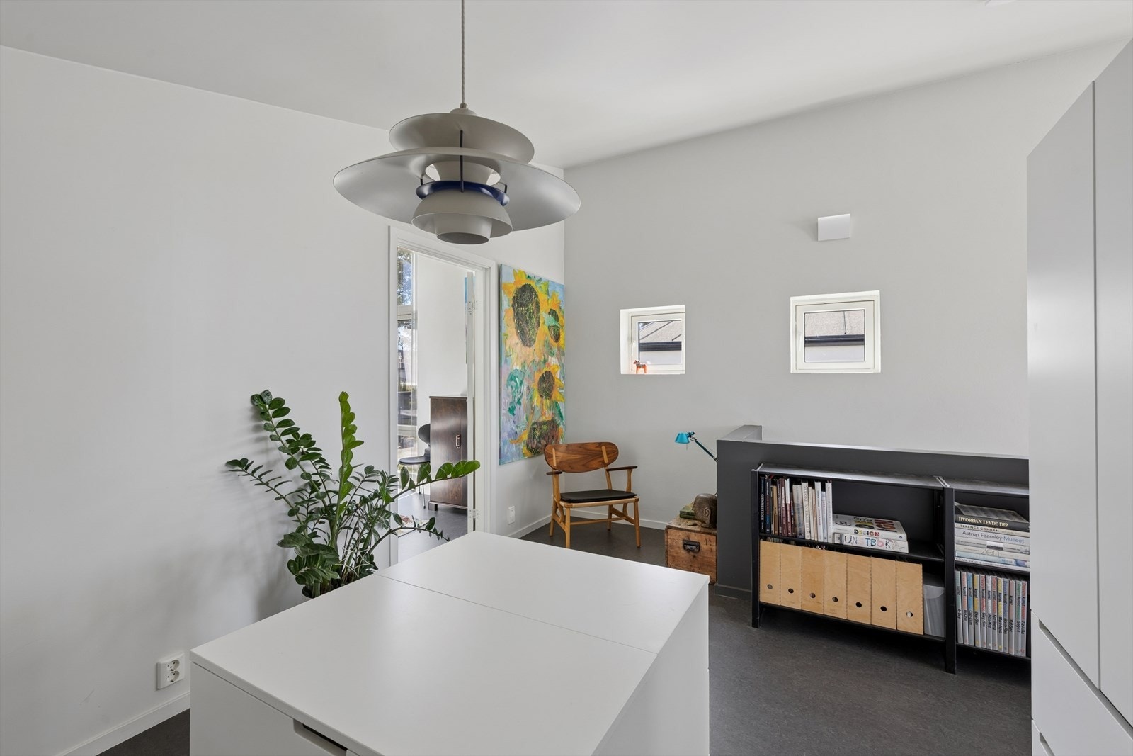 Fra garderobe del i 2 etasje som har en utforming, som gjør at denne delen, kan ha flere alternative bruks muligheter. Galleribilde
