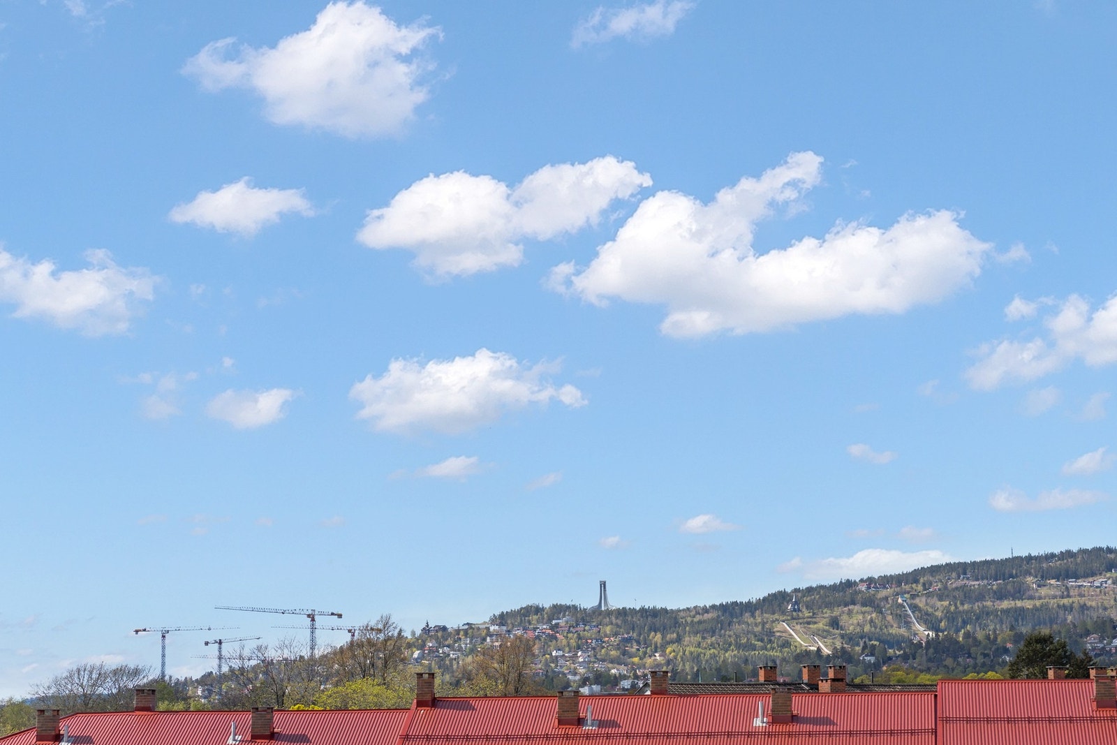 Utsikt mot Holmenkollen Galleribilde