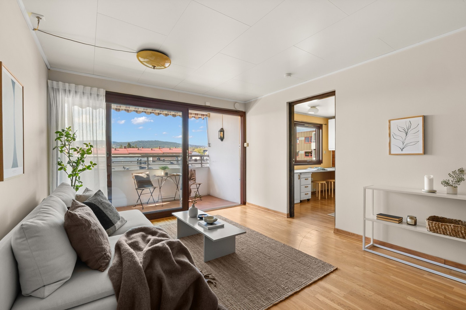 Romslig 2-roms leilighet på 60 m² med moderniseringsbehov Galleribilde