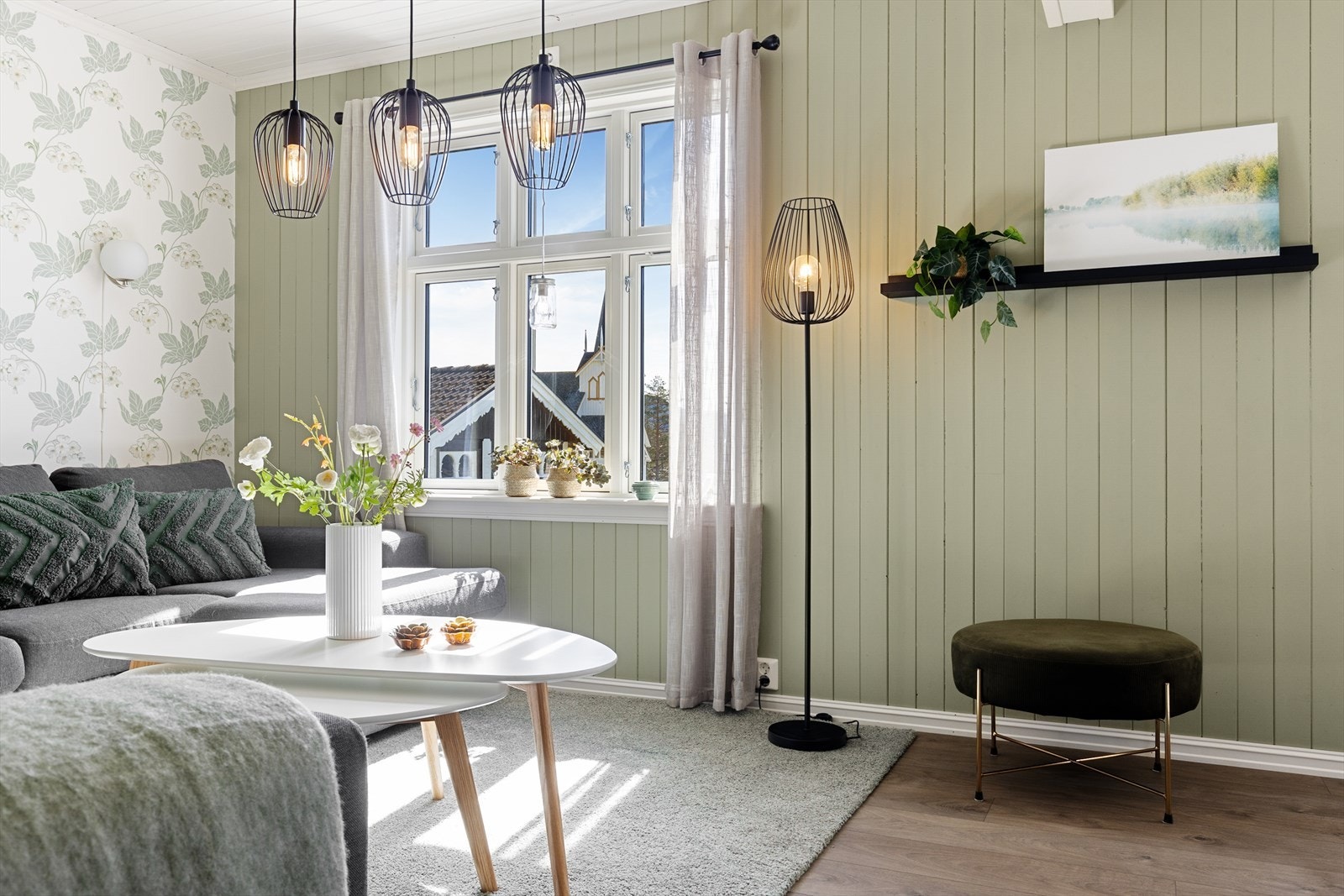 Vinduene i stuen er fra 2019 og har 2-lags glass. Galleribilde