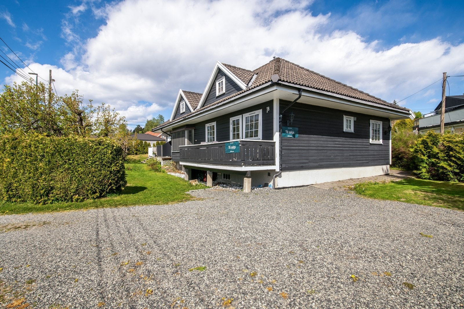 Området byr på et rikt aktivitetstilbud, med blant annet Røykenbadet - et moderne anlegg med flere basseng, treningssenter, klatrevegg og familievennlige fasiliteter. Galleribilde