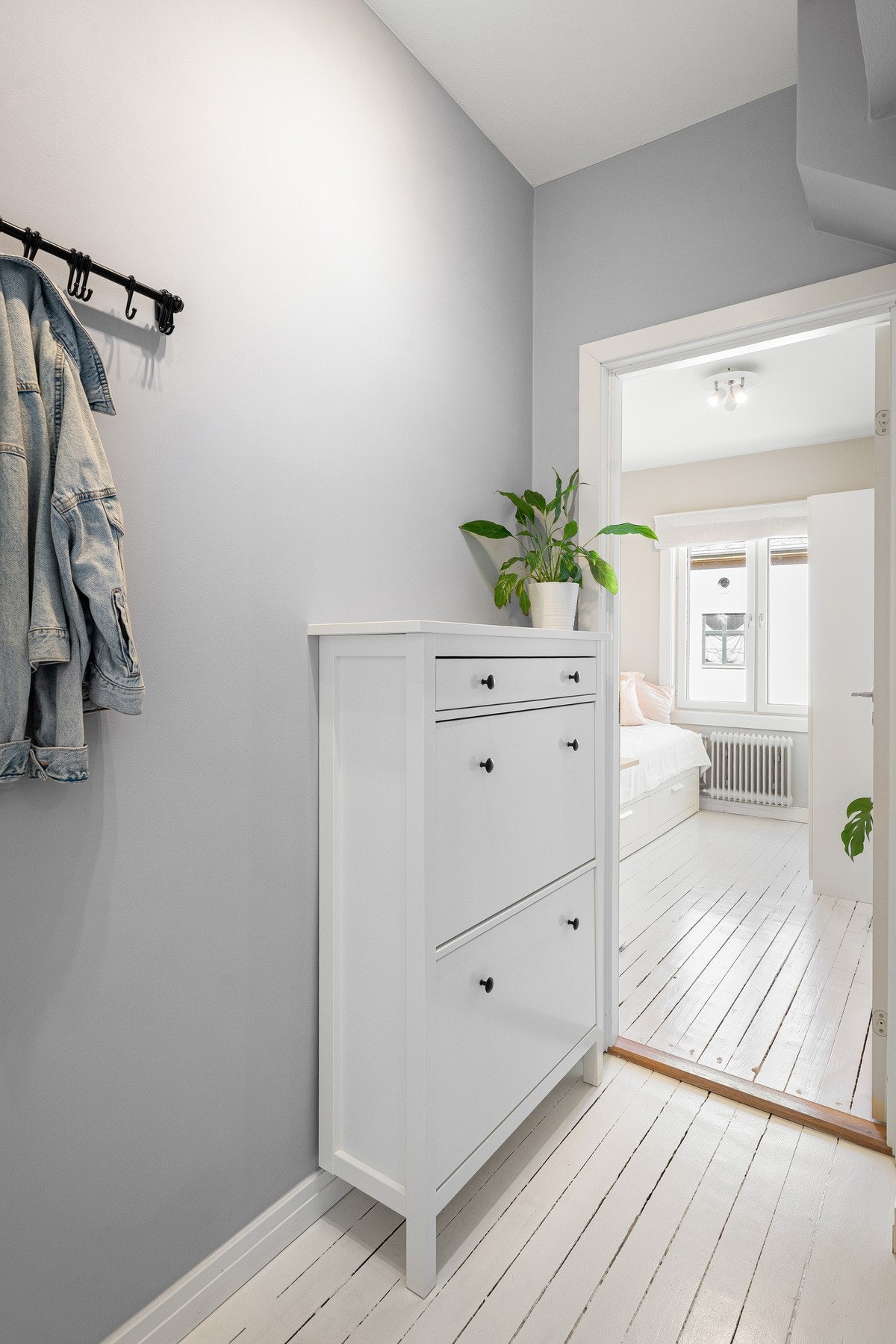 Boligen har beliggenhet i 3. etasje med heis! Galleribilde