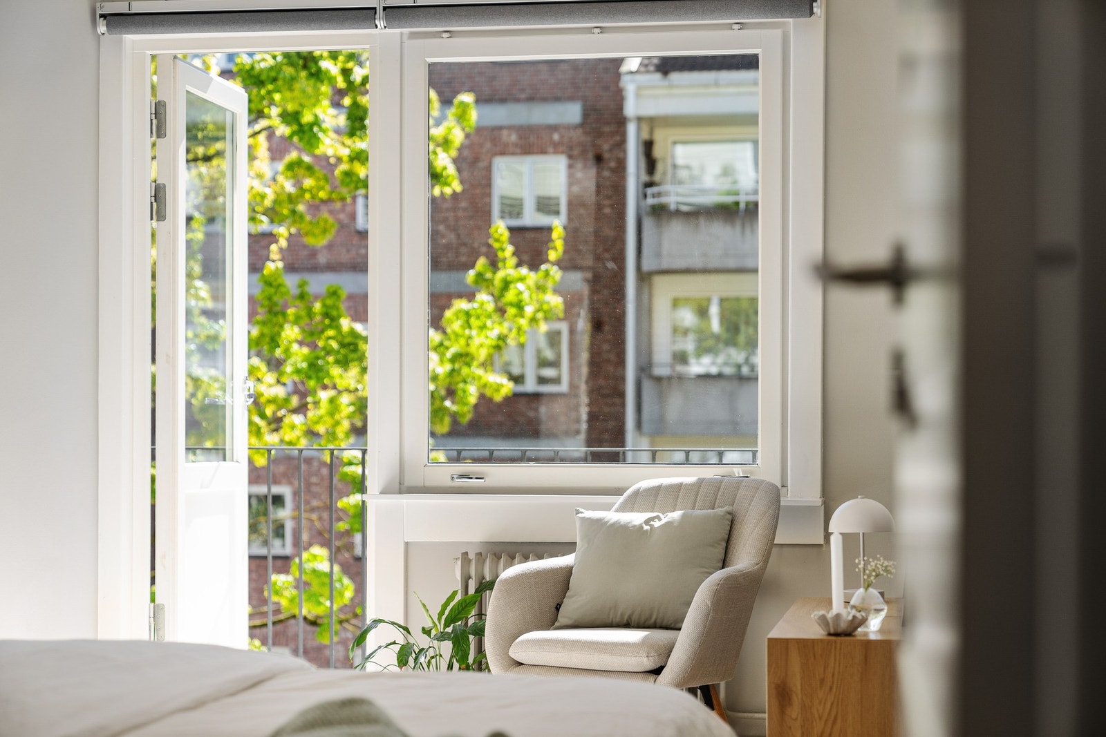 Soverommet vender mot rolig bakgård. Galleribilde