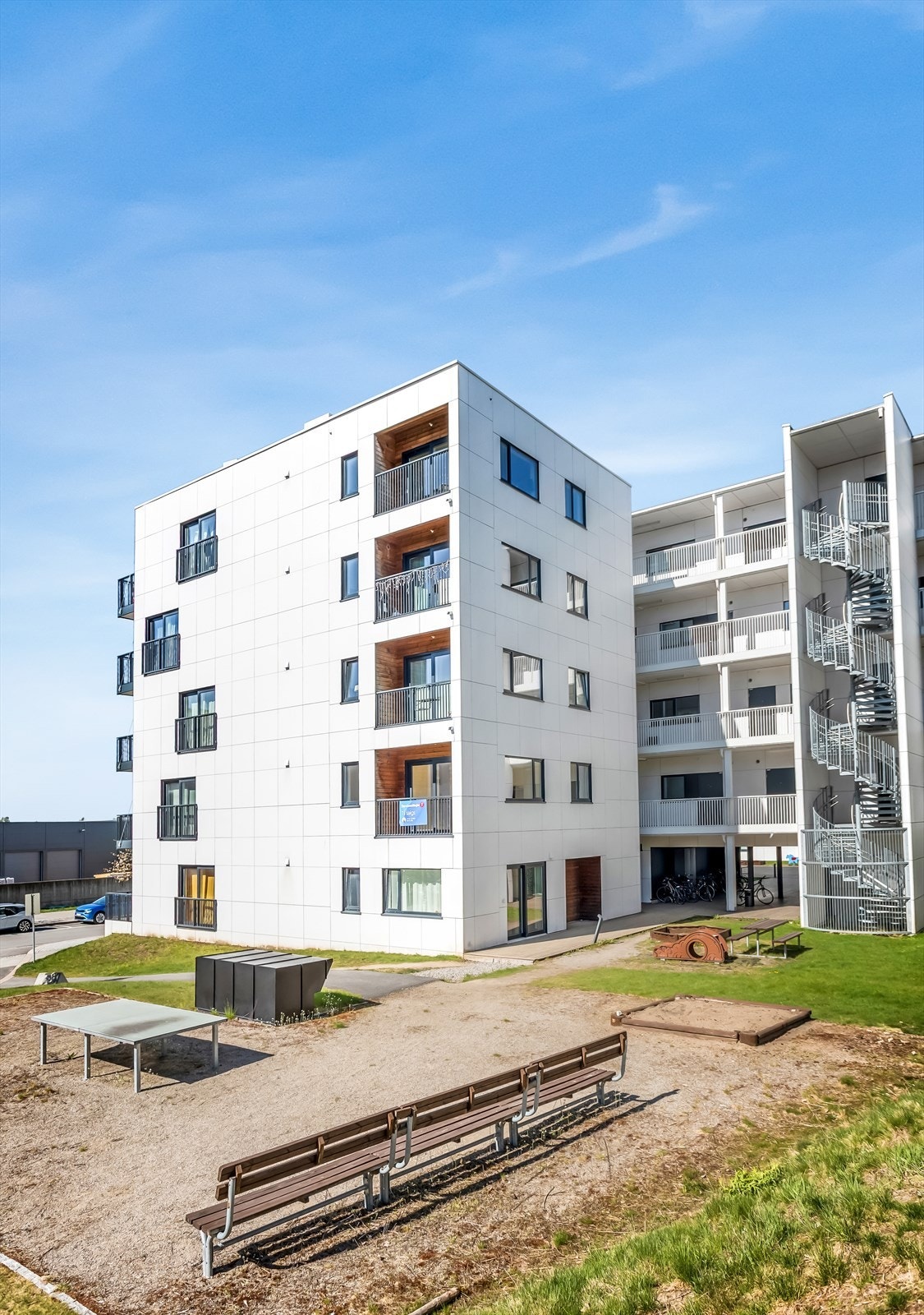 Eiendommen ligger i et sentralt og attraktivt boligområde. Galleribilde
