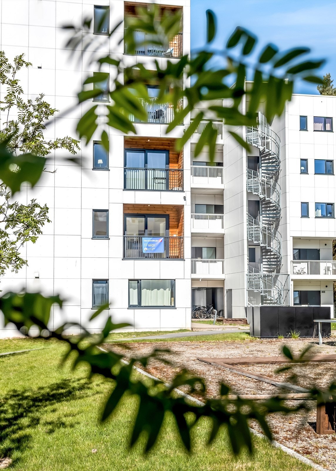 Med kort vei til Jessheim sentrum har du alle servicetilbud i umiddelbar nærhet. Galleribilde