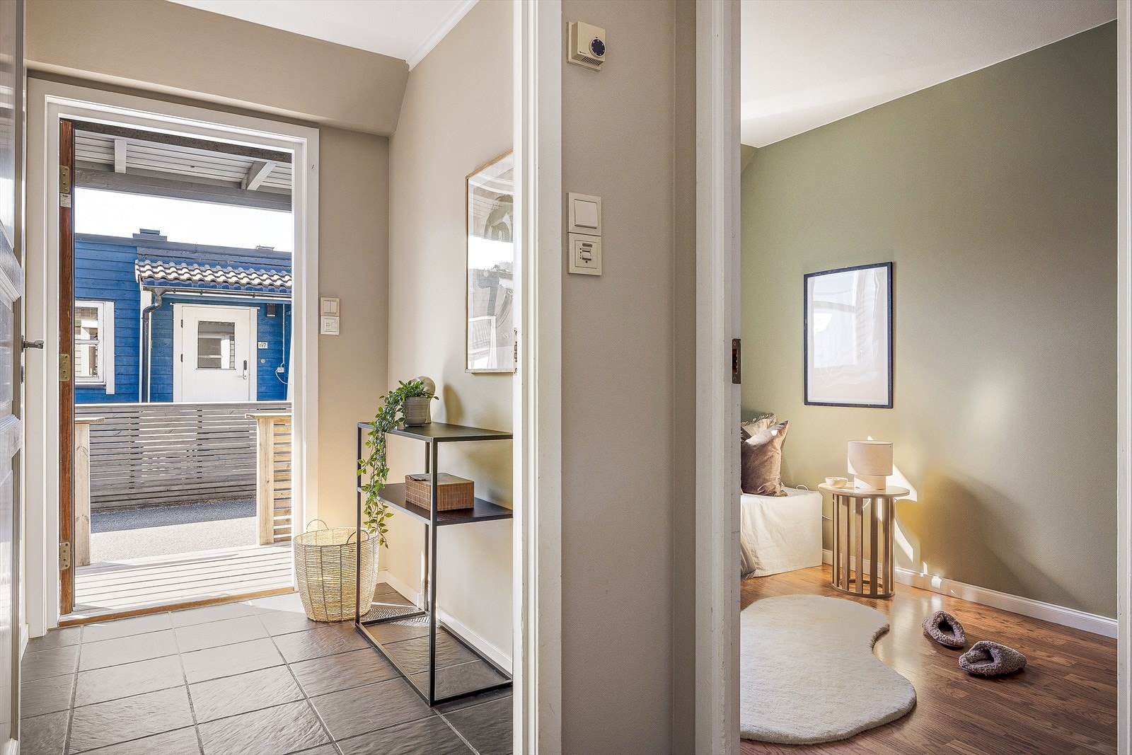 Entré har i tillegg varme i gulv. Galleribilde