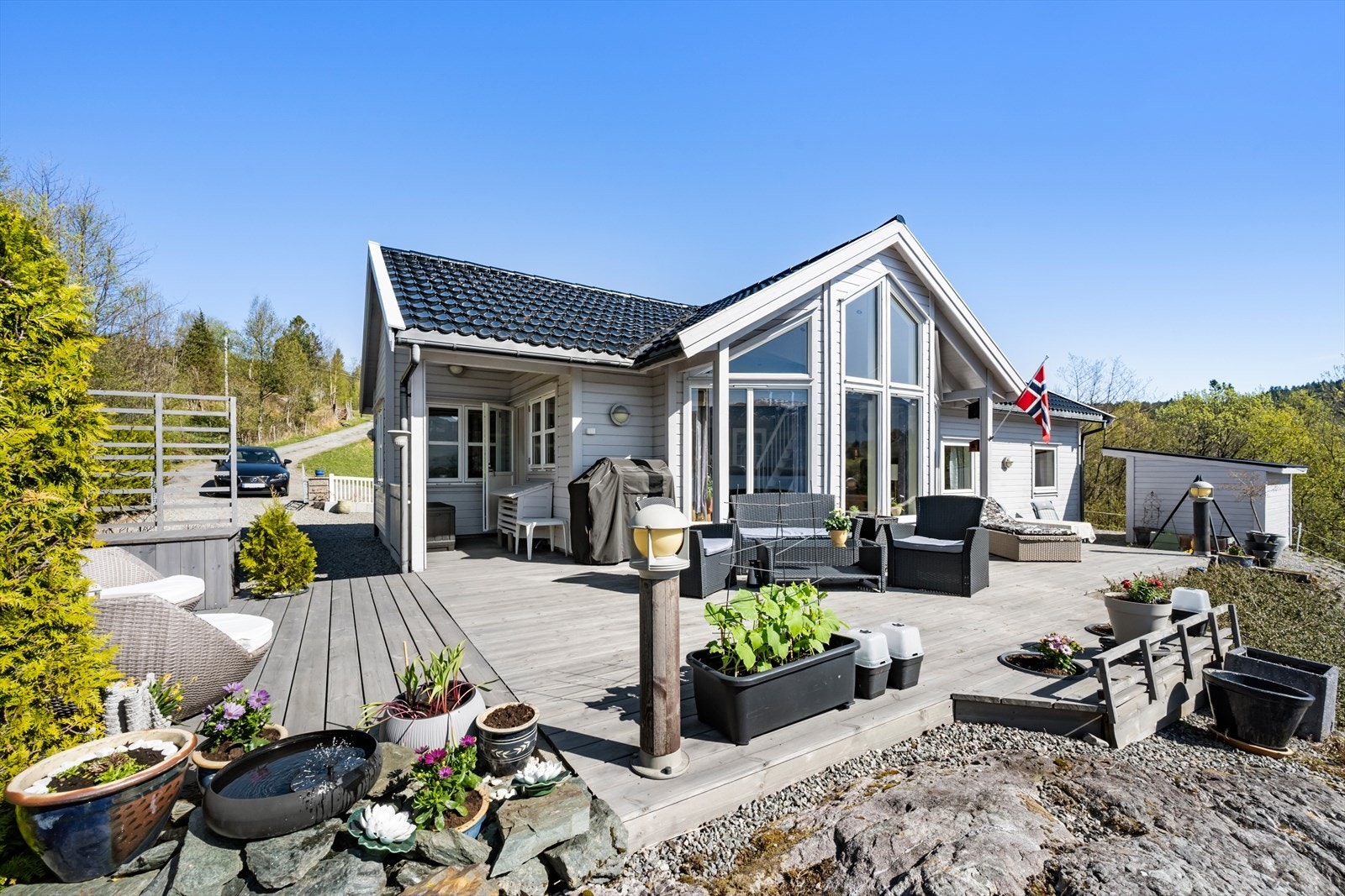 Det er gode uteplasser på eiendommen Galleribilde